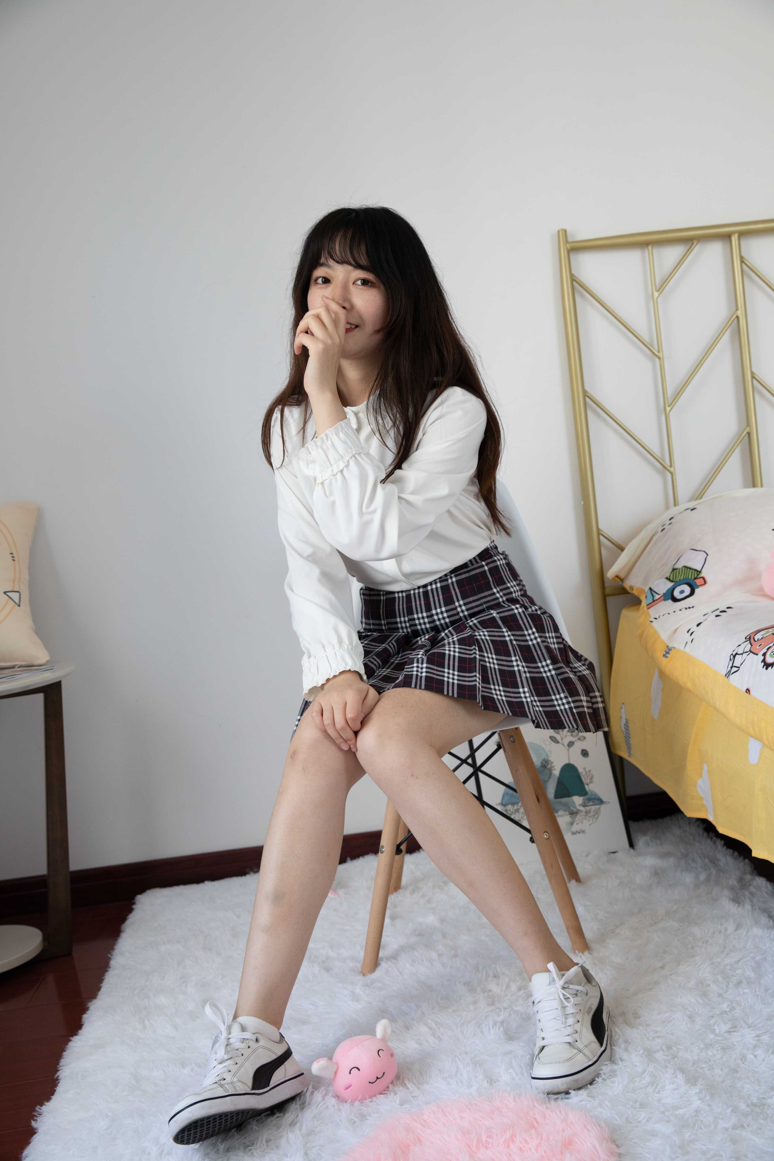 物恋传媒 No.409 洋洋-格子与糖 [146P+1V4.05G]