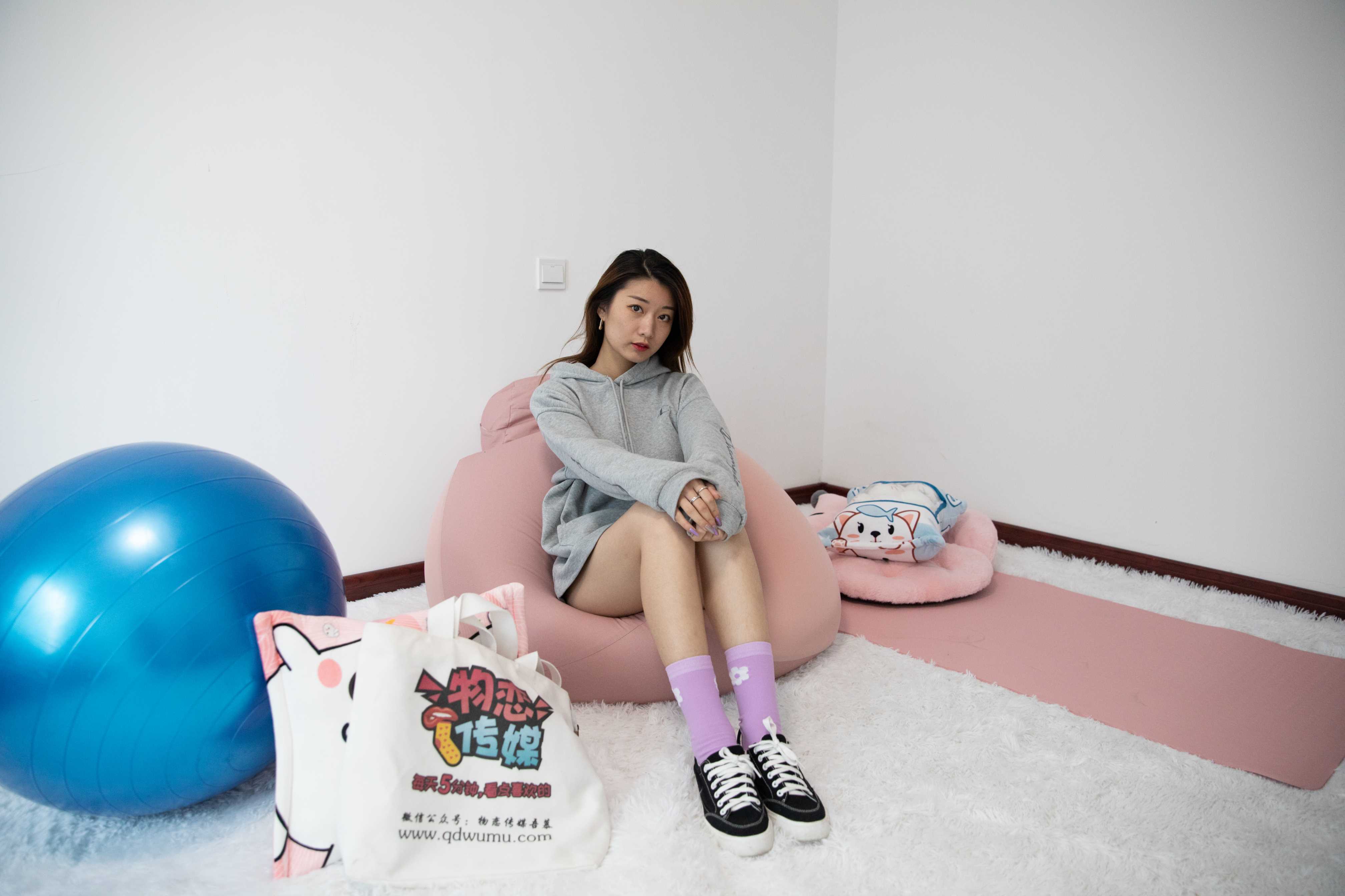 物恋传媒 No.437 言言-风里的钻石 [162P+1V4.99G]