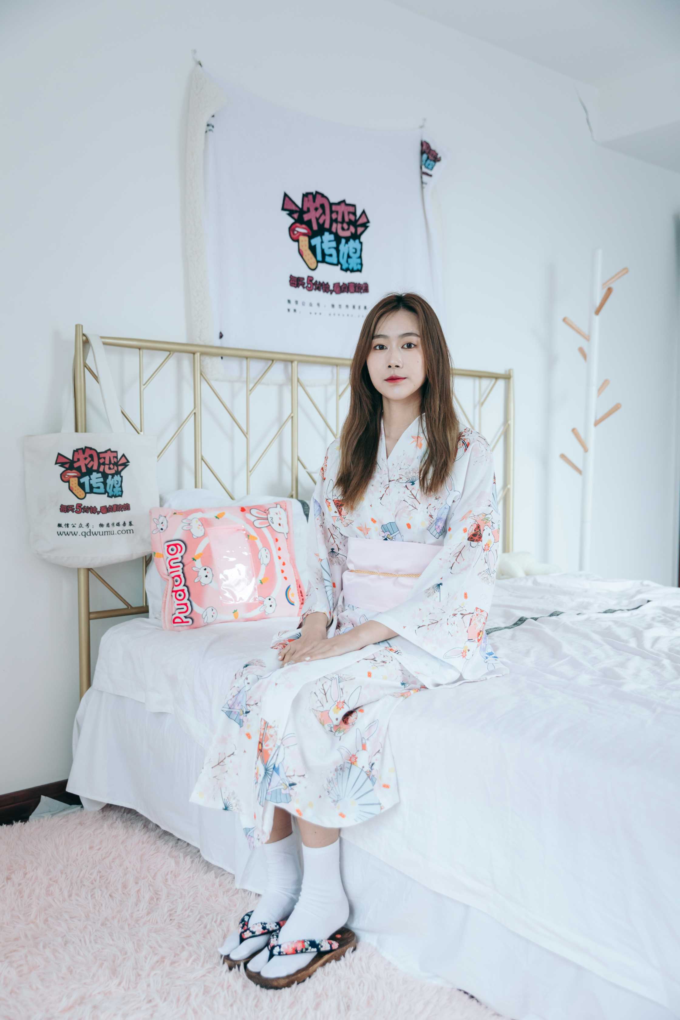 物恋传媒 NO.768 小鹿-夜锁清冷 [157P+1V／4.35GB]