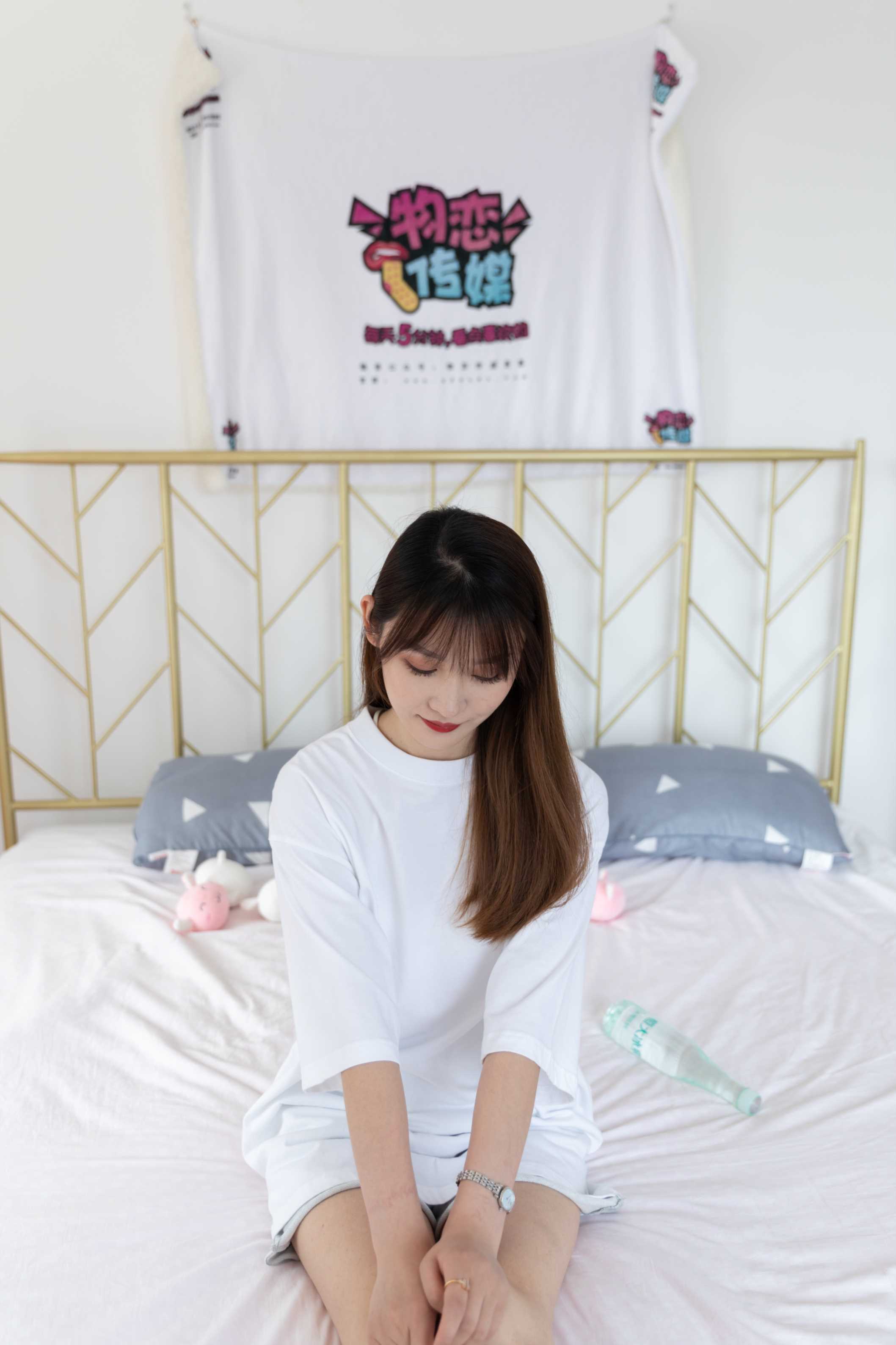 物恋传媒 NO.850 琪琪-月光倾城 [142P+1V／2.45GB]