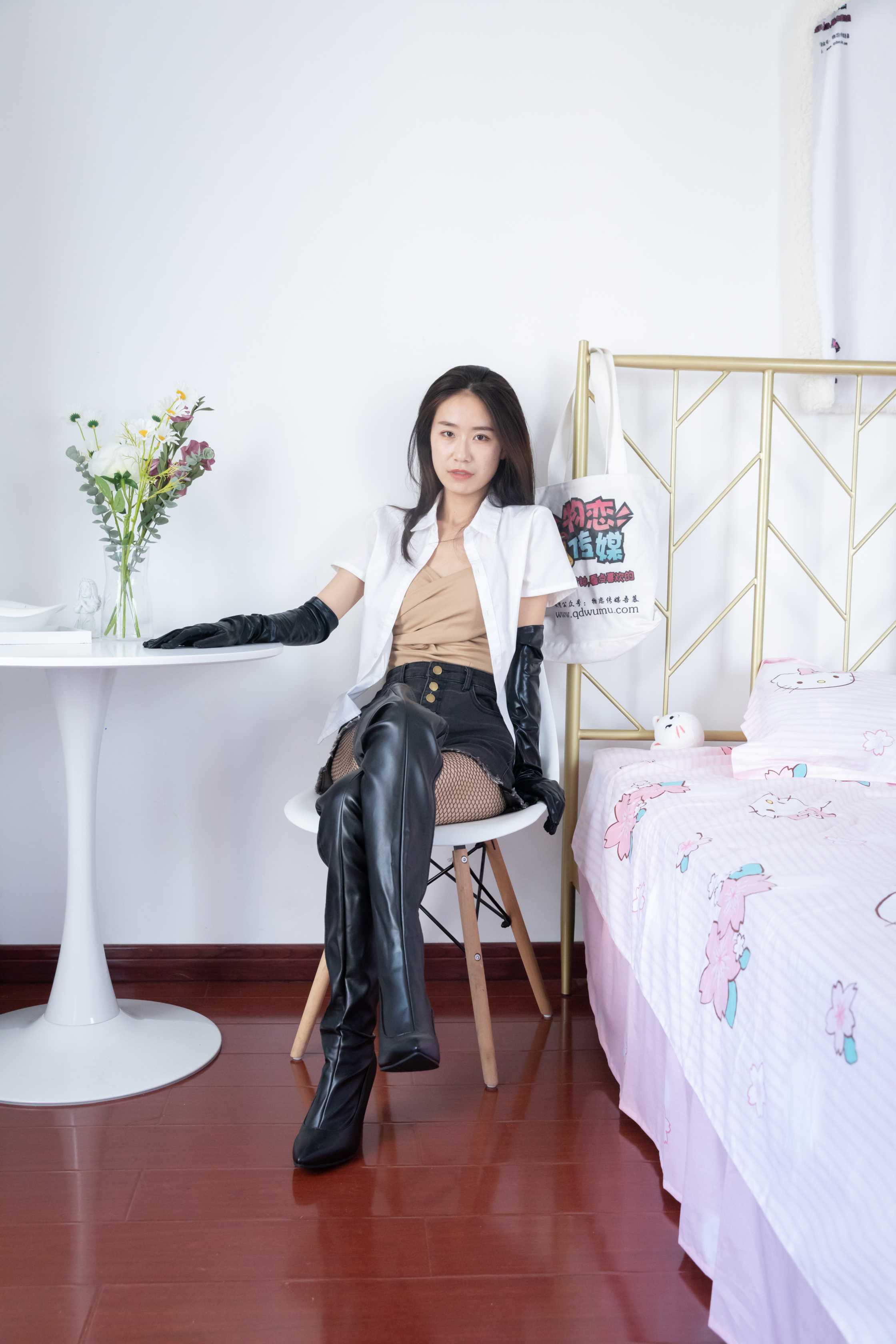 物恋传媒 NO.888 菜菜-坐看秋风 [149P+1V／3.61GB]