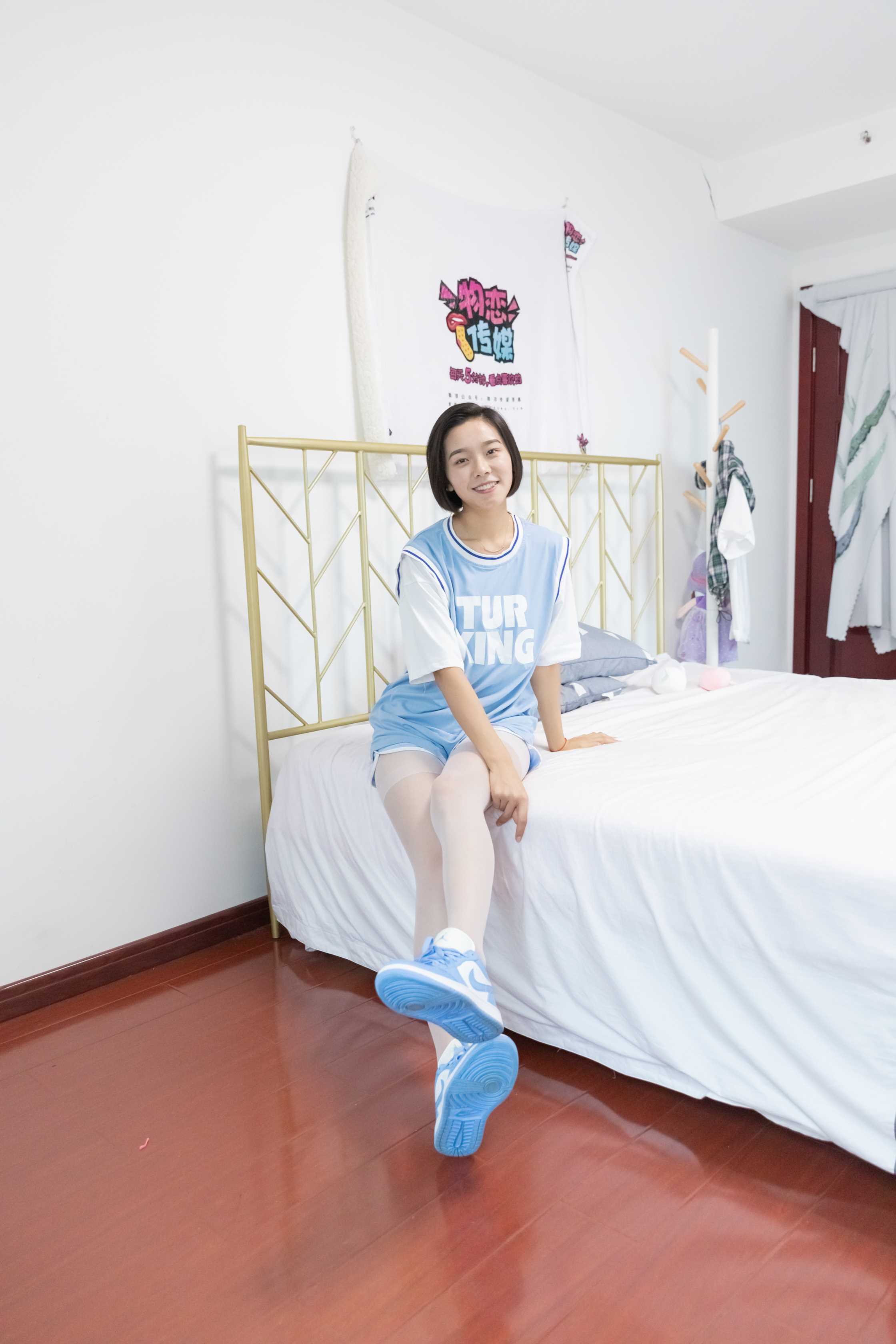物恋传媒 NO.947期 小飞-记忆里的诗 [132P+1V／3.23GB]