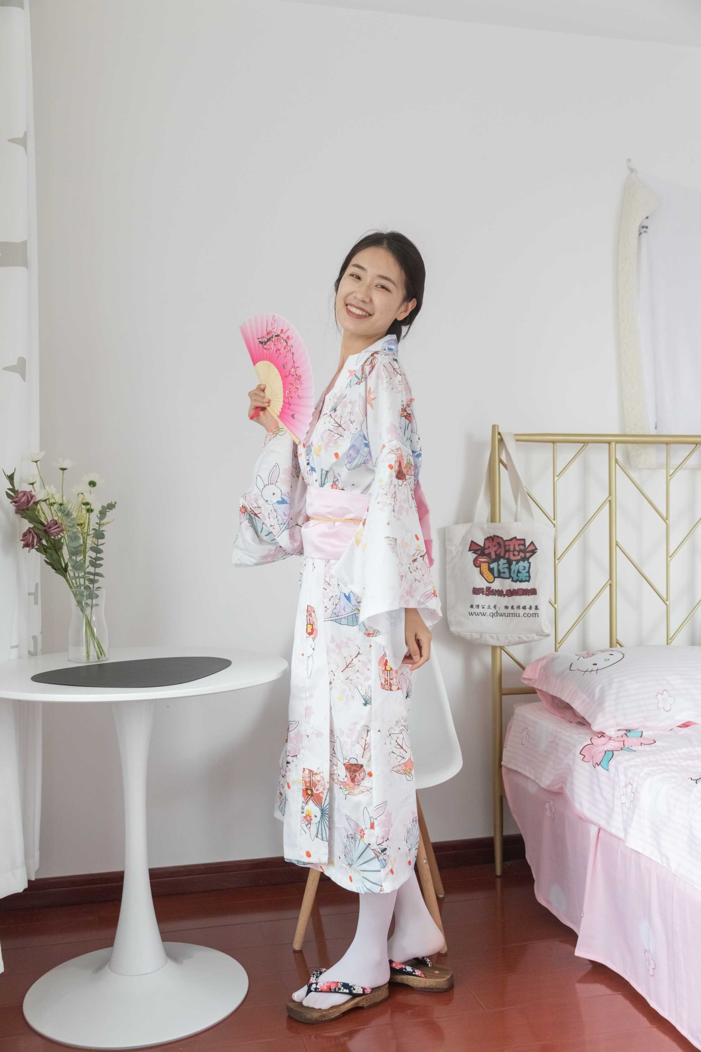 物恋传媒 NO.951期 菜菜-樱花公主 [135P+1V／2.98GB]