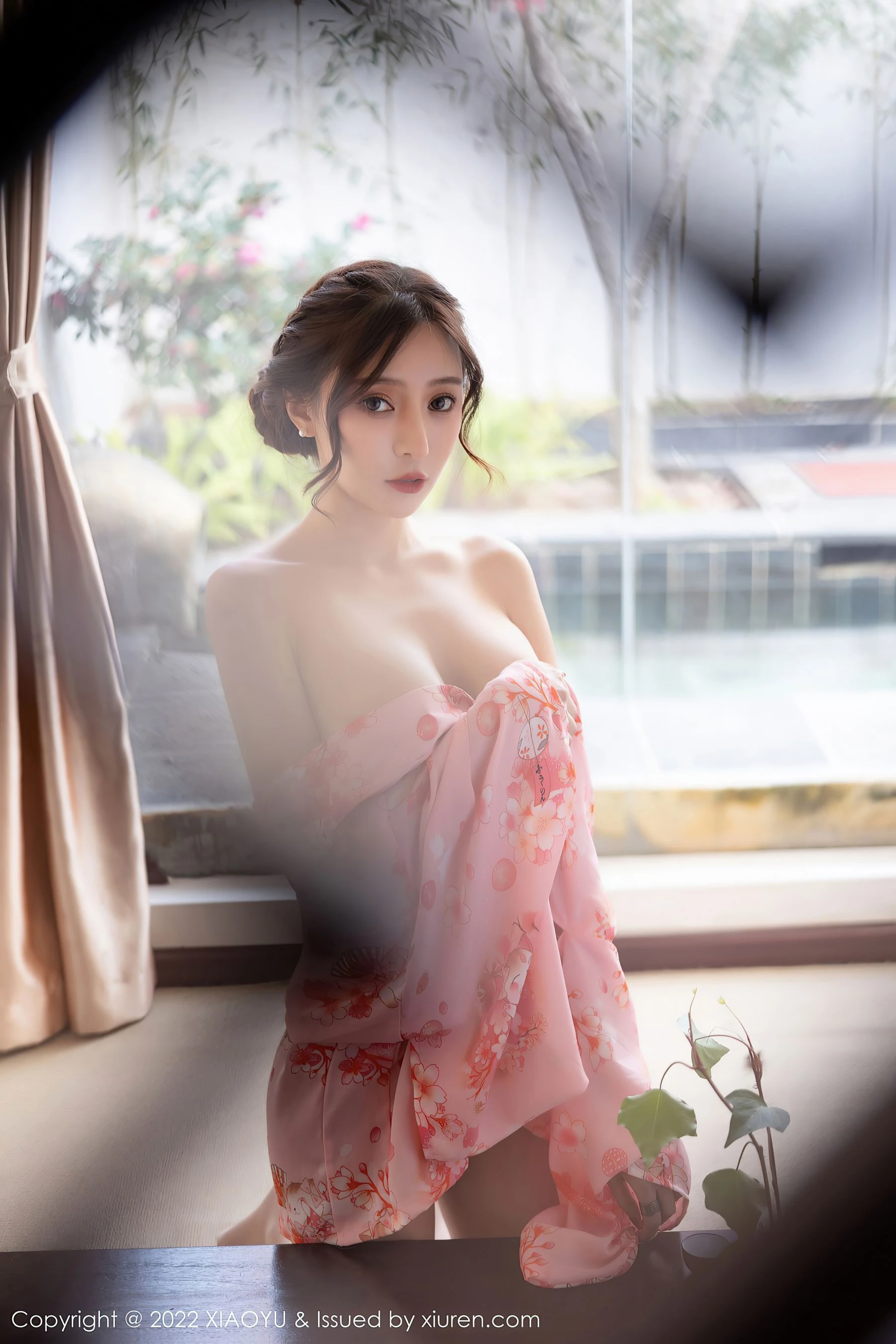 语画界 VOL.754 王馨瑶yanni 云南旅拍蕾丝写真