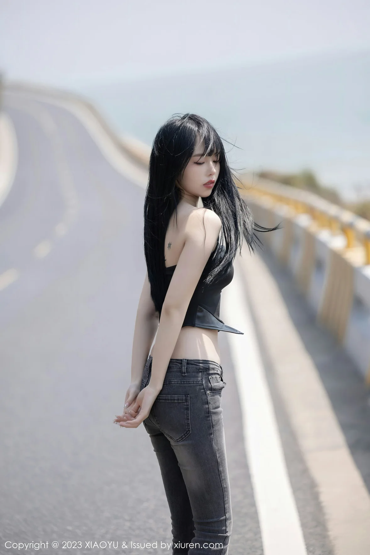 XIAOYU 语画界 Vol.1047 奶瓶. 性感蛋黄色性感写真 [99P]