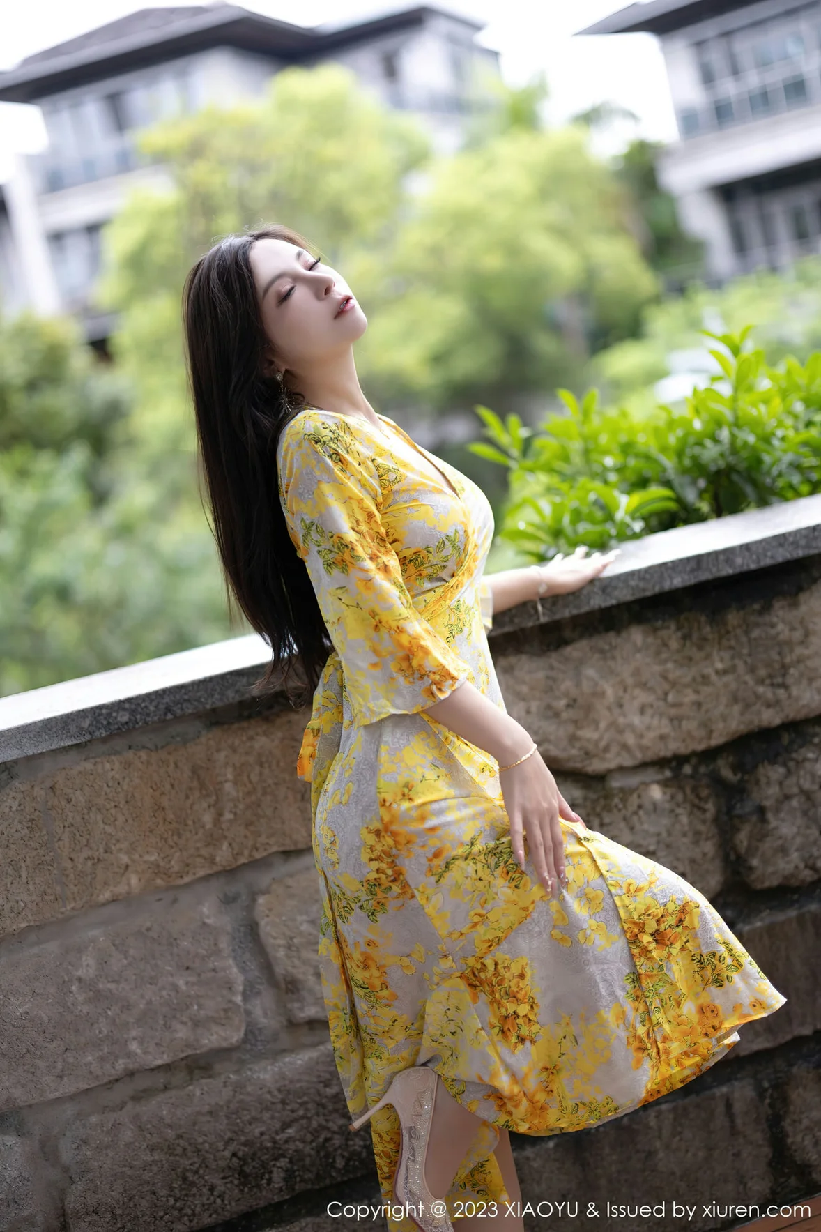 XIAOYU 语画 Vol.1066 小蛮妖Yummy 诱人原色丝袜贵州旅拍写真 [88P]