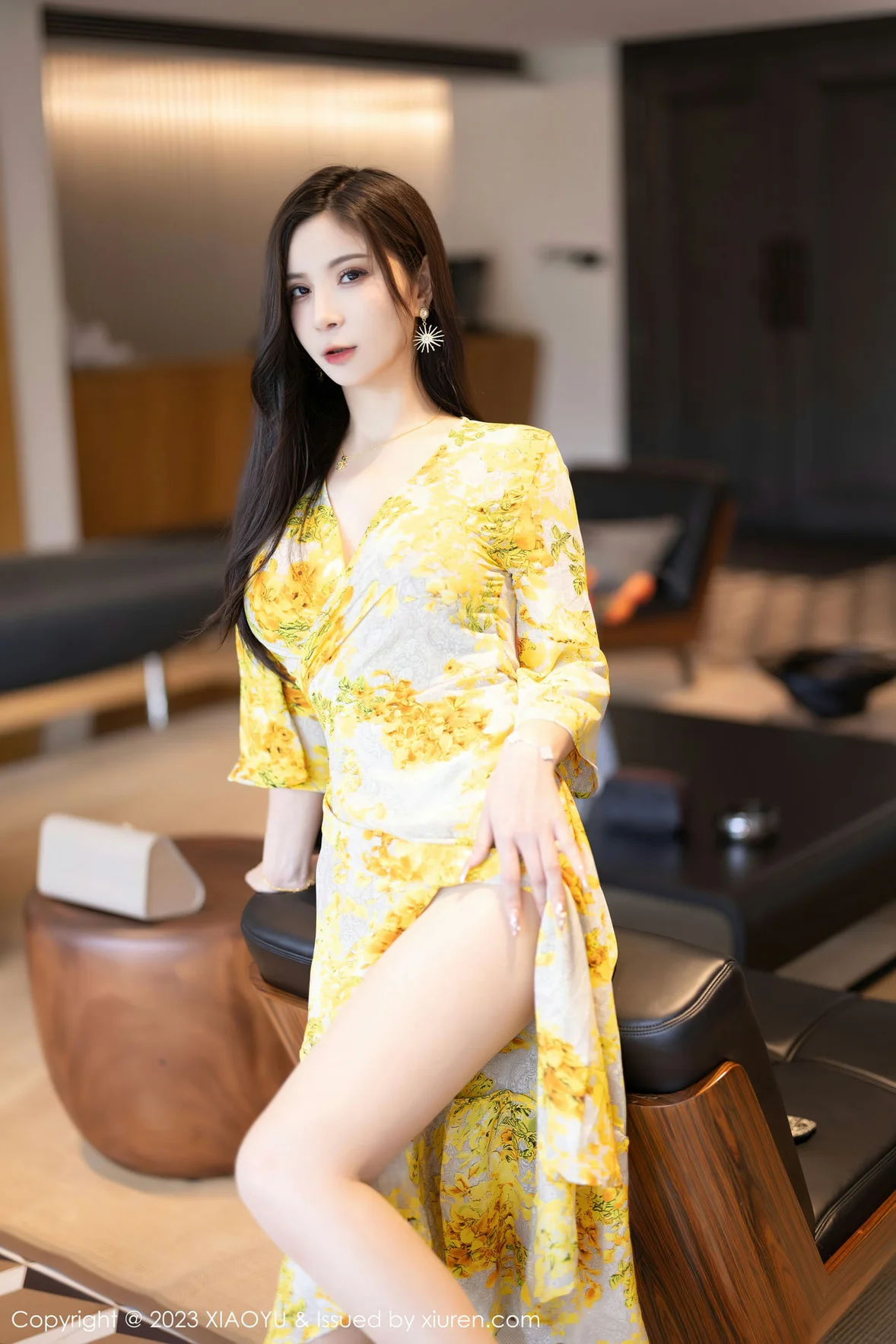 XIAOYU 语画 Vol.1066 小蛮妖Yummy 诱人原色丝袜贵州旅拍写真 [88P]