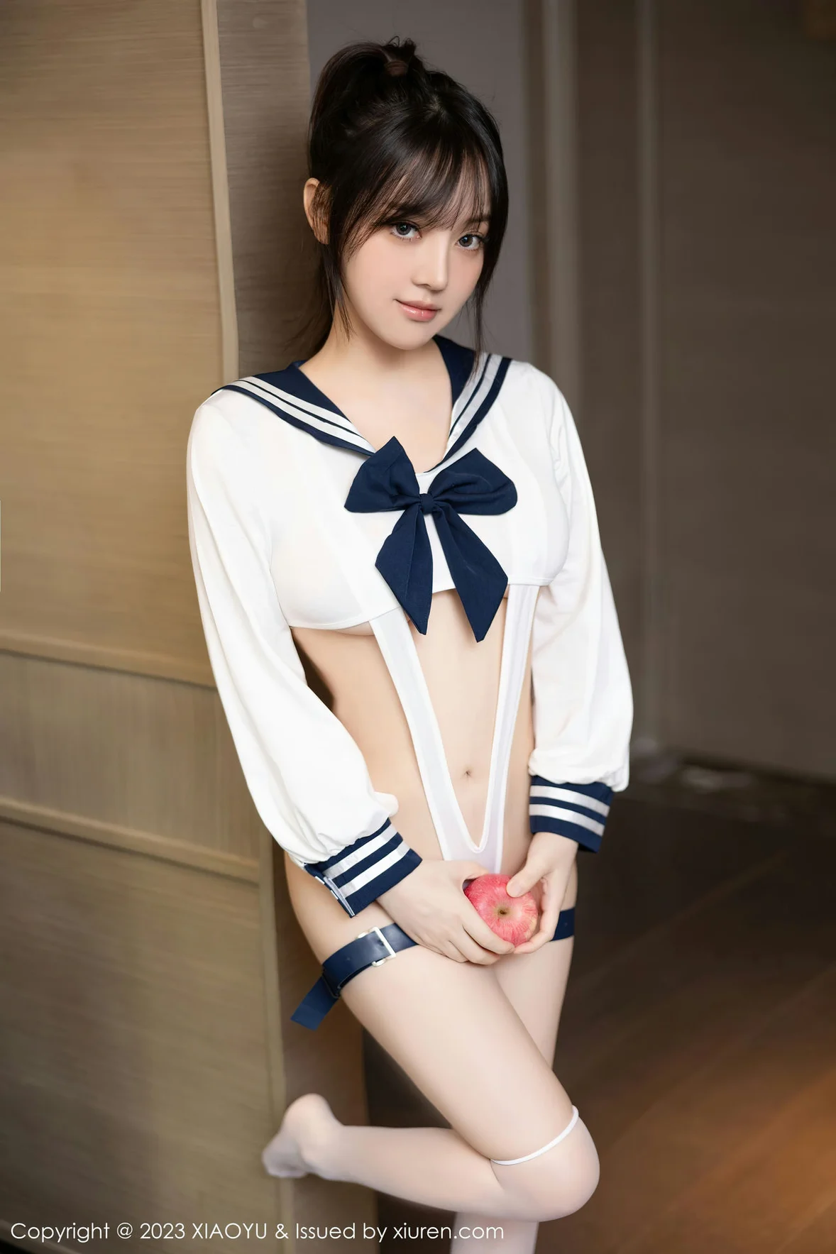 语画界 Vol.1105 豆瓣酱 白色高开叉服饰写真 [82P]