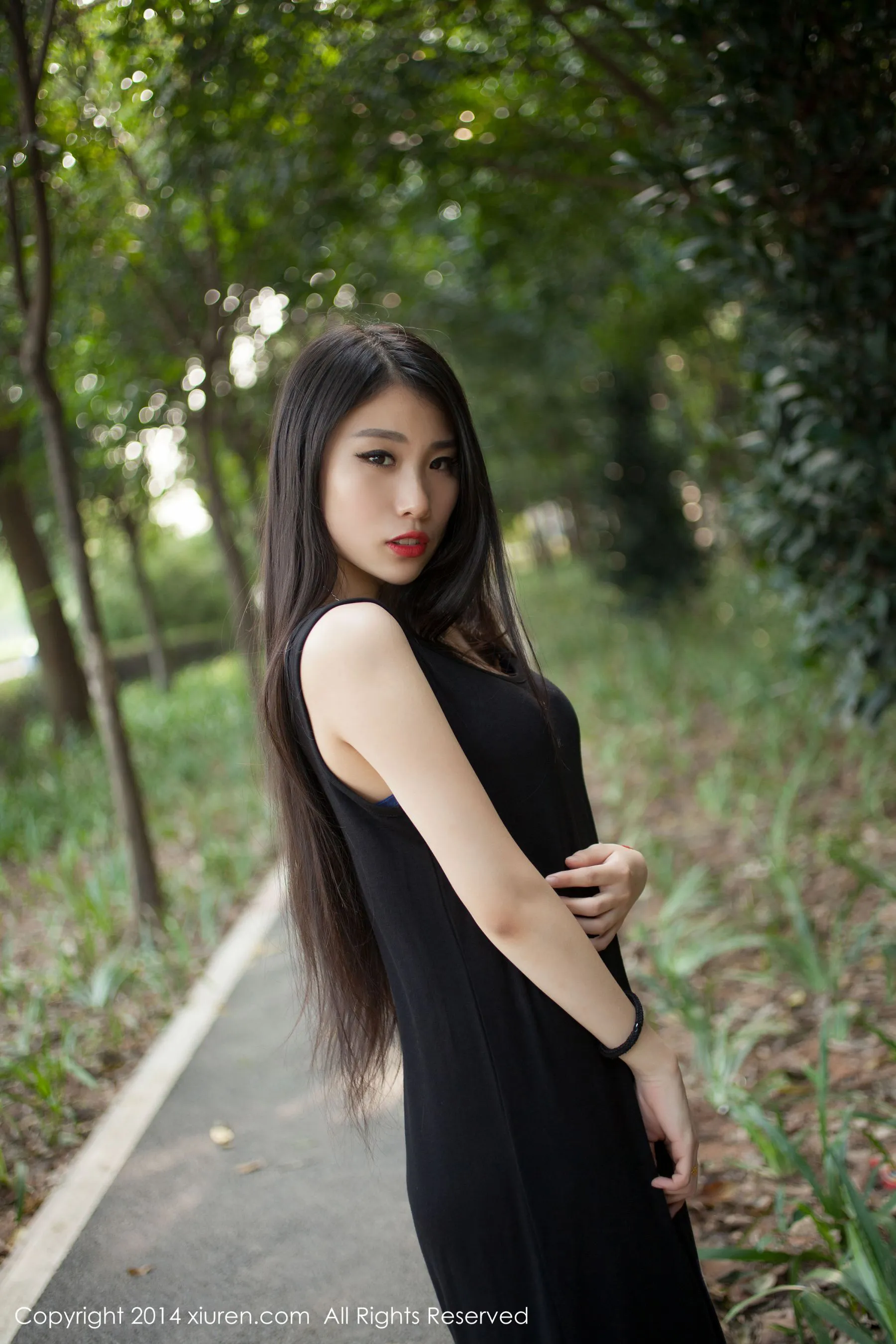 无敌美臀妹子战姝羽Zina 秀人网 No.169