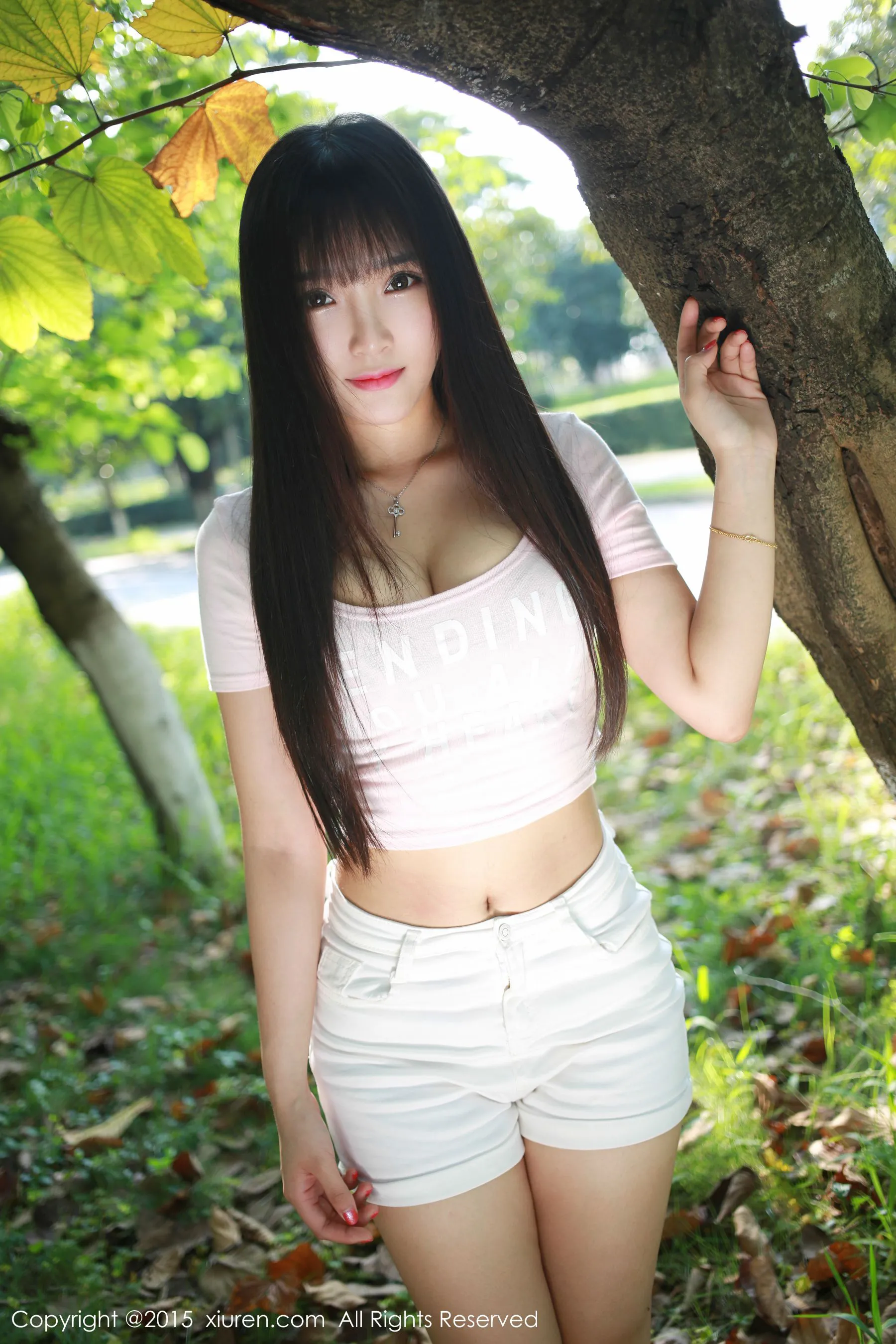 夏瑶baby《清新热裤妹子外拍》 秀人网 No.345