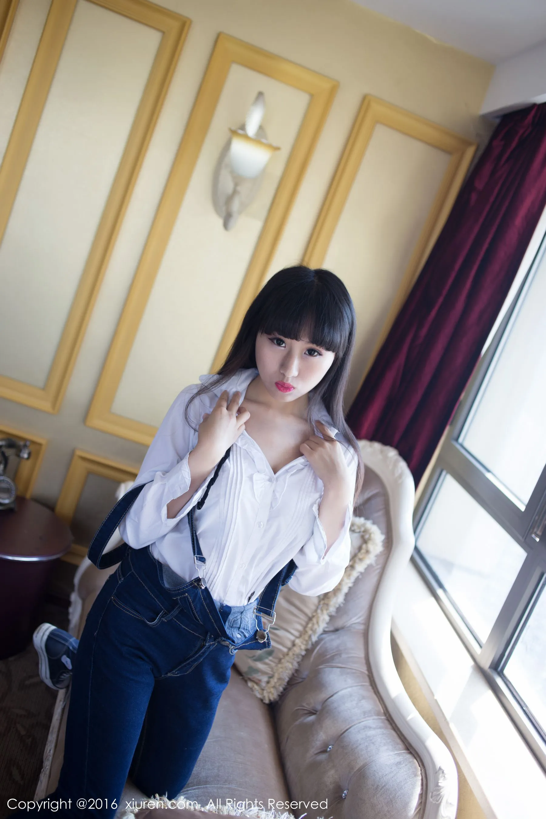 月音瞳《来自武汉的童颜巨乳妹子》 秀人网 No.520
