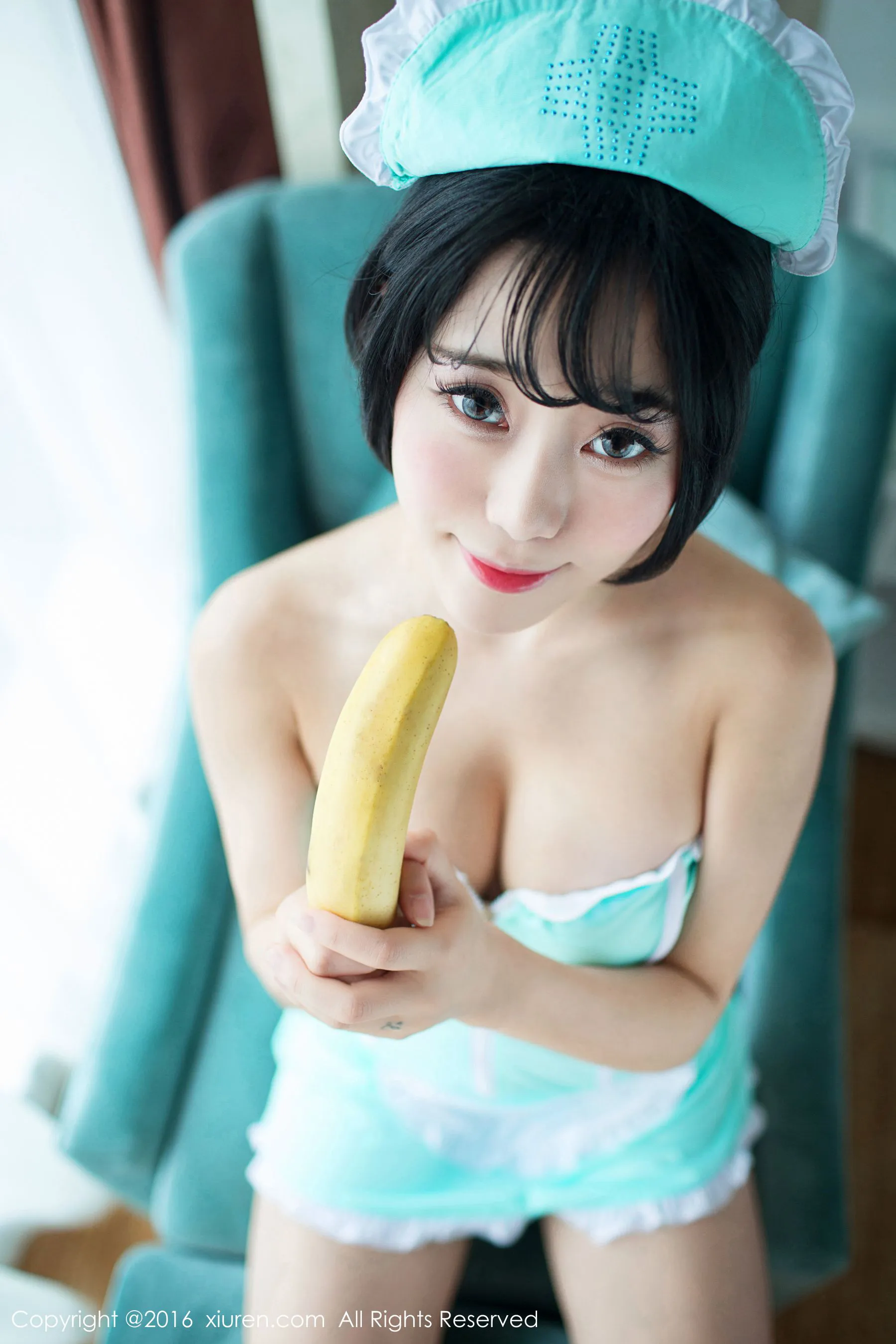 兜豆靓Youlina《香蕉小护士》 秀人网 No.550