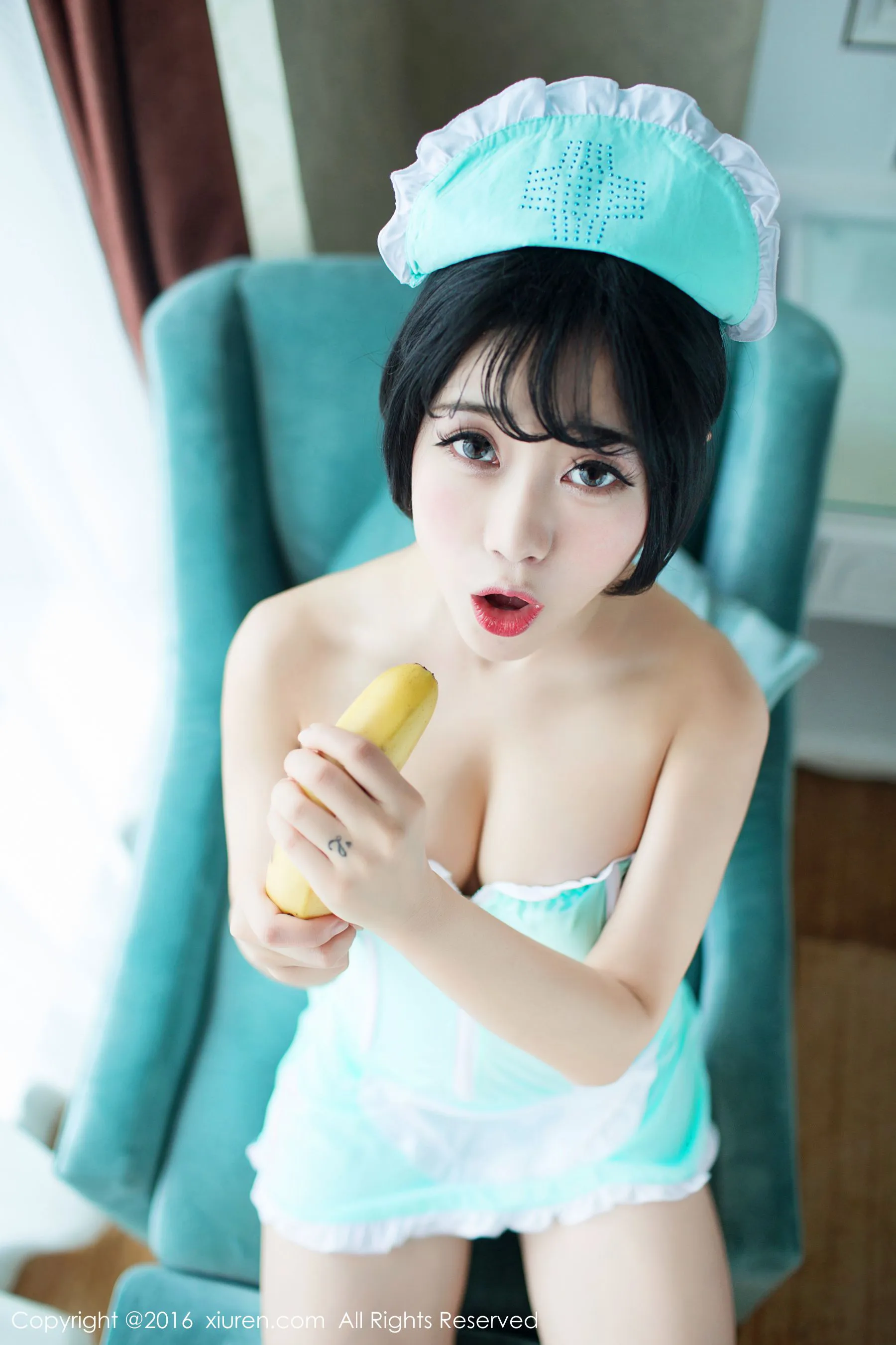 兜豆靓Youlina《香蕉小护士》 秀人网 No.550