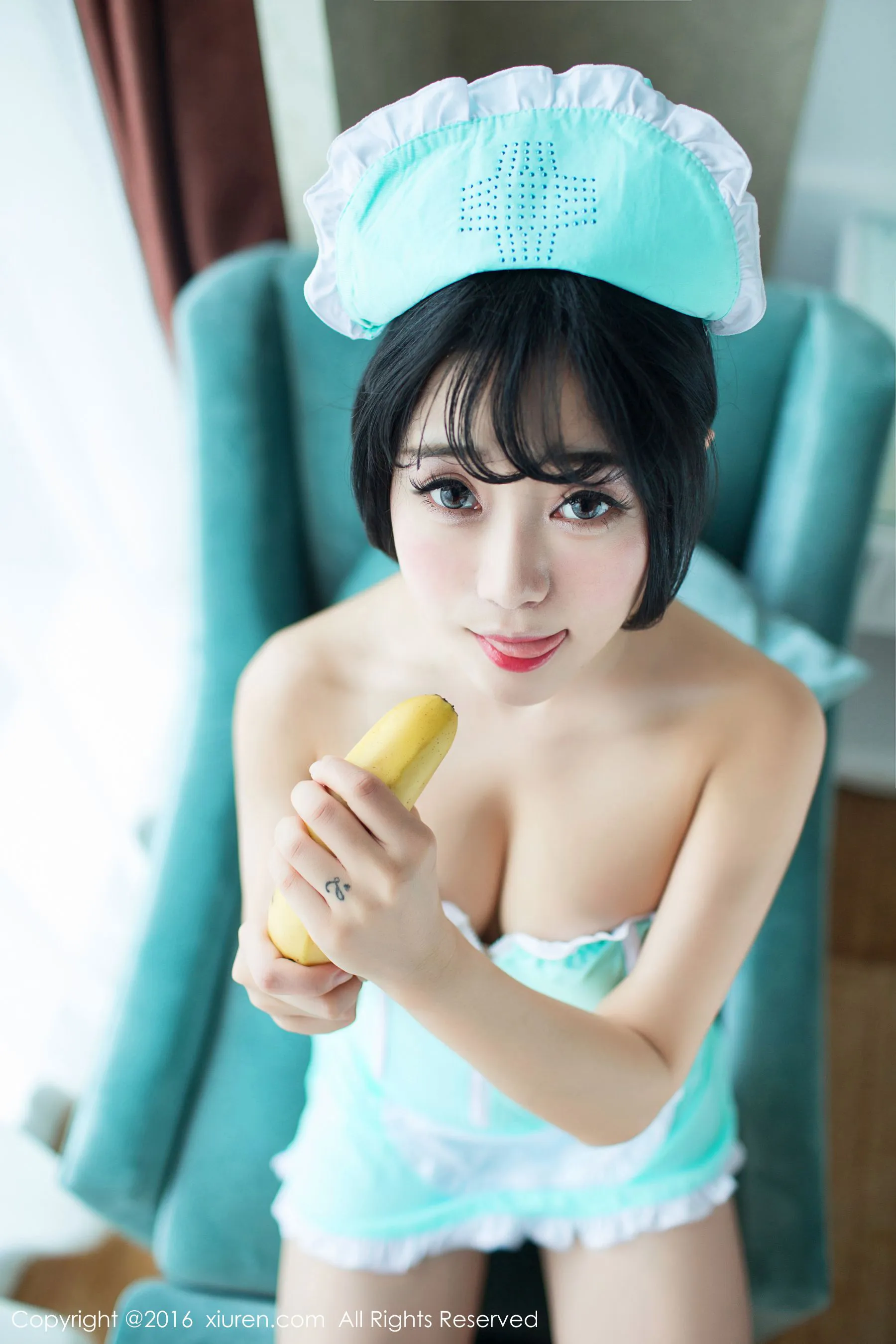 兜豆靓Youlina《香蕉小护士》 秀人网 No.550