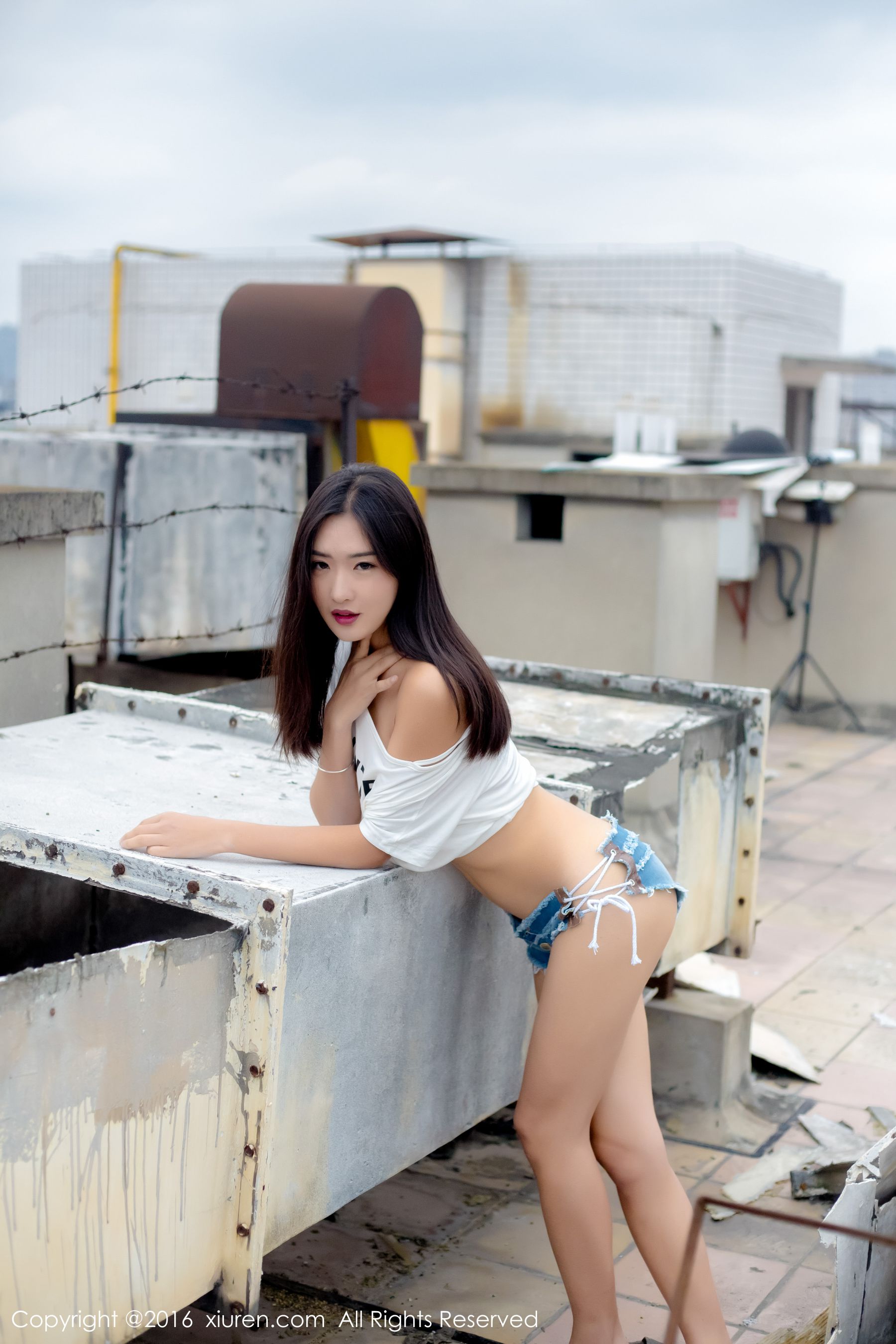 周琰琳LIN《红颜朱唇，宛若青莲出水》 秀人网 No.624