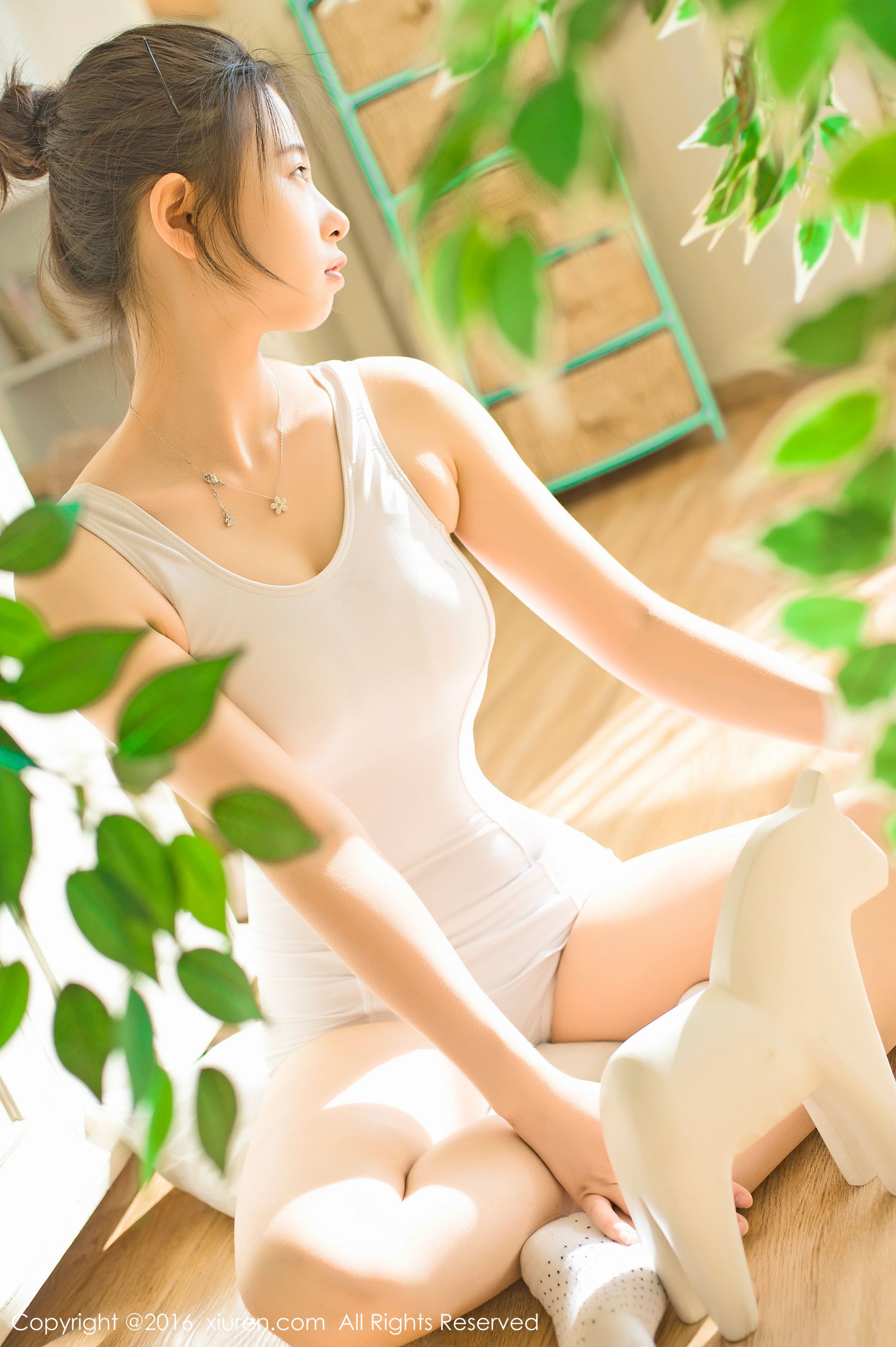 草莓zz(吴允芝)《清晨起床的智齿少女》 秀人网 No.641
