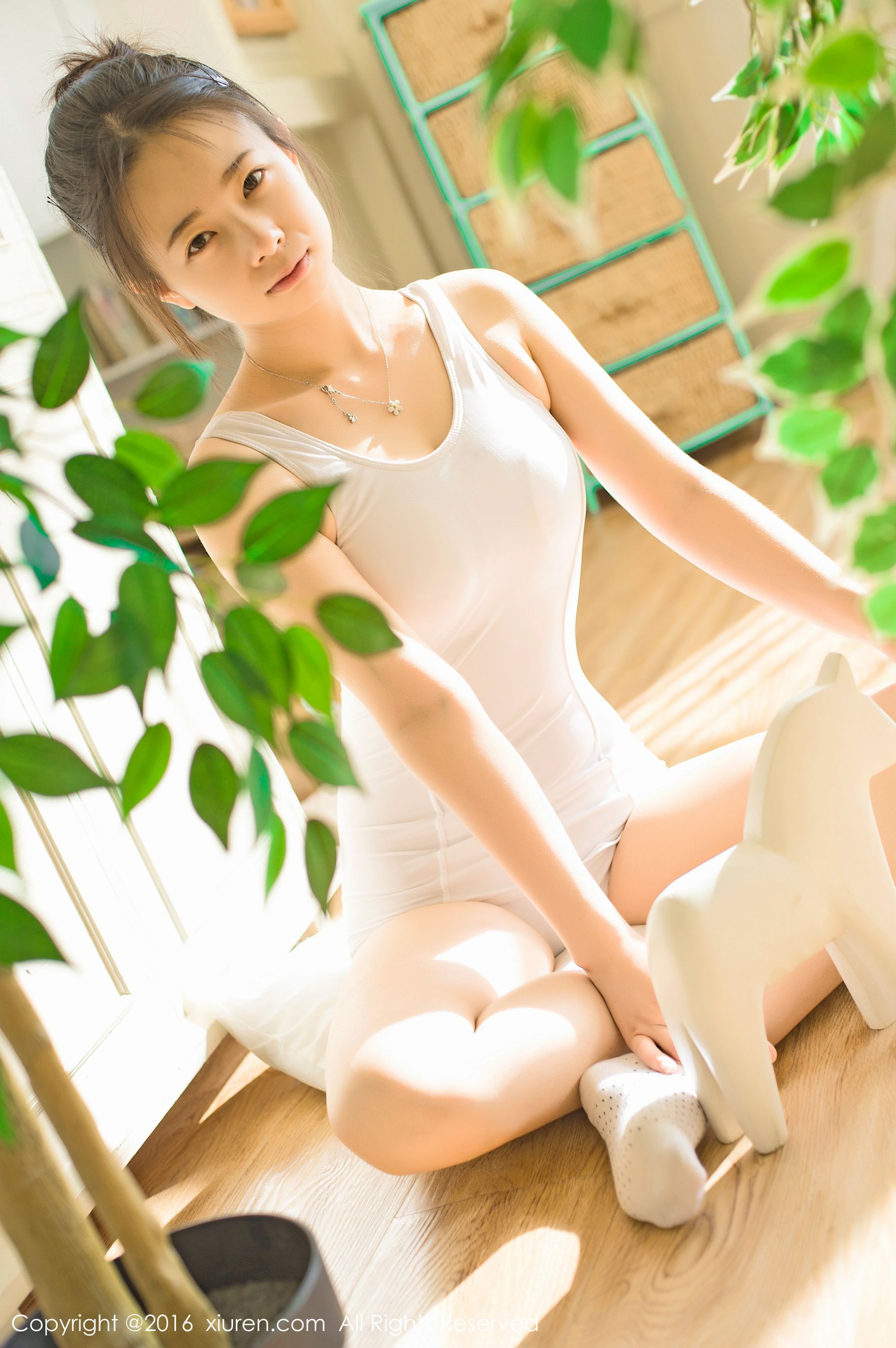 草莓zz(吴允芝)《清晨起床的智齿少女》 秀人网 No.641