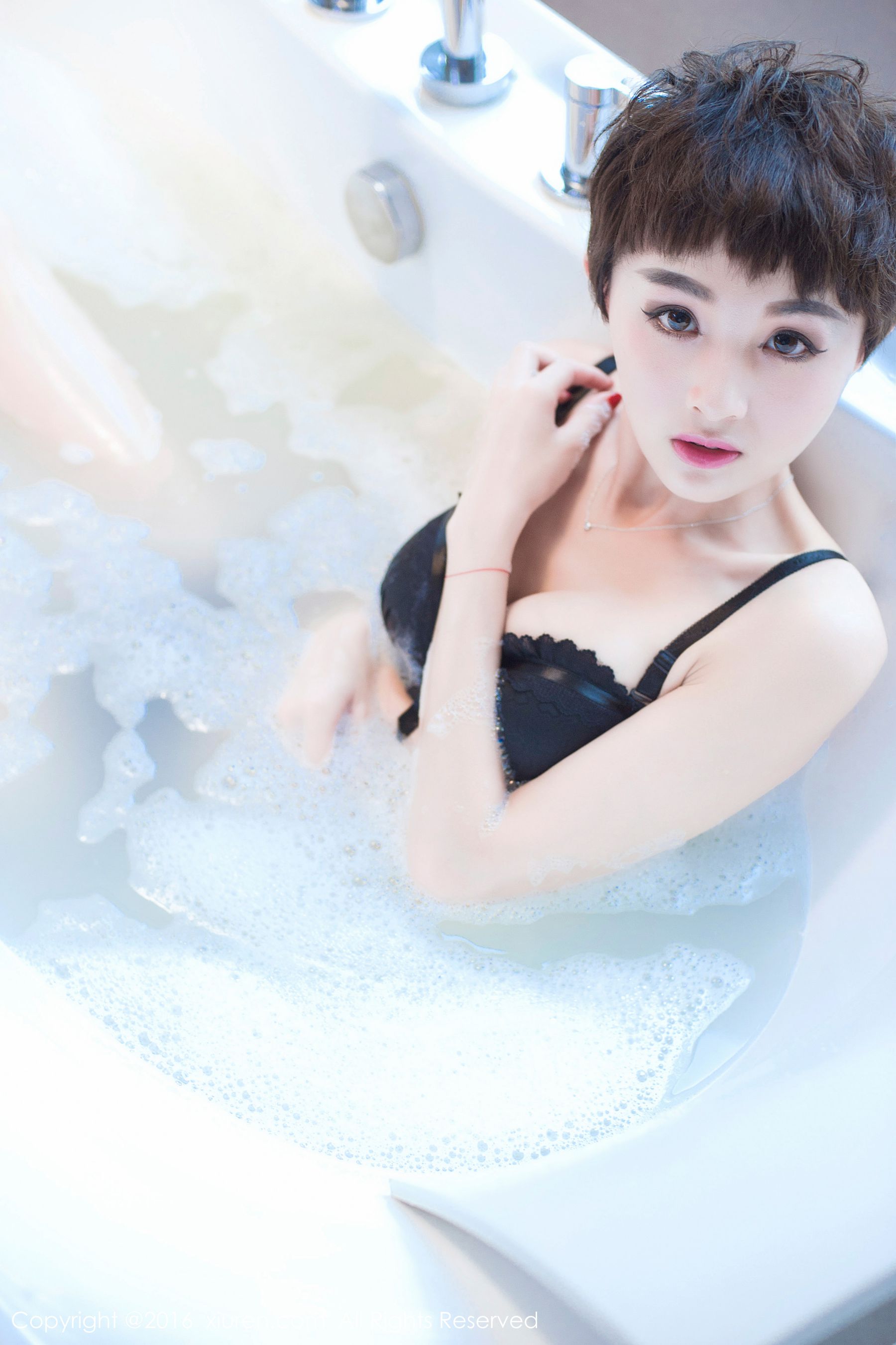 baby_kiki《真实美女空姐的休闲时光》 秀人网 No.657