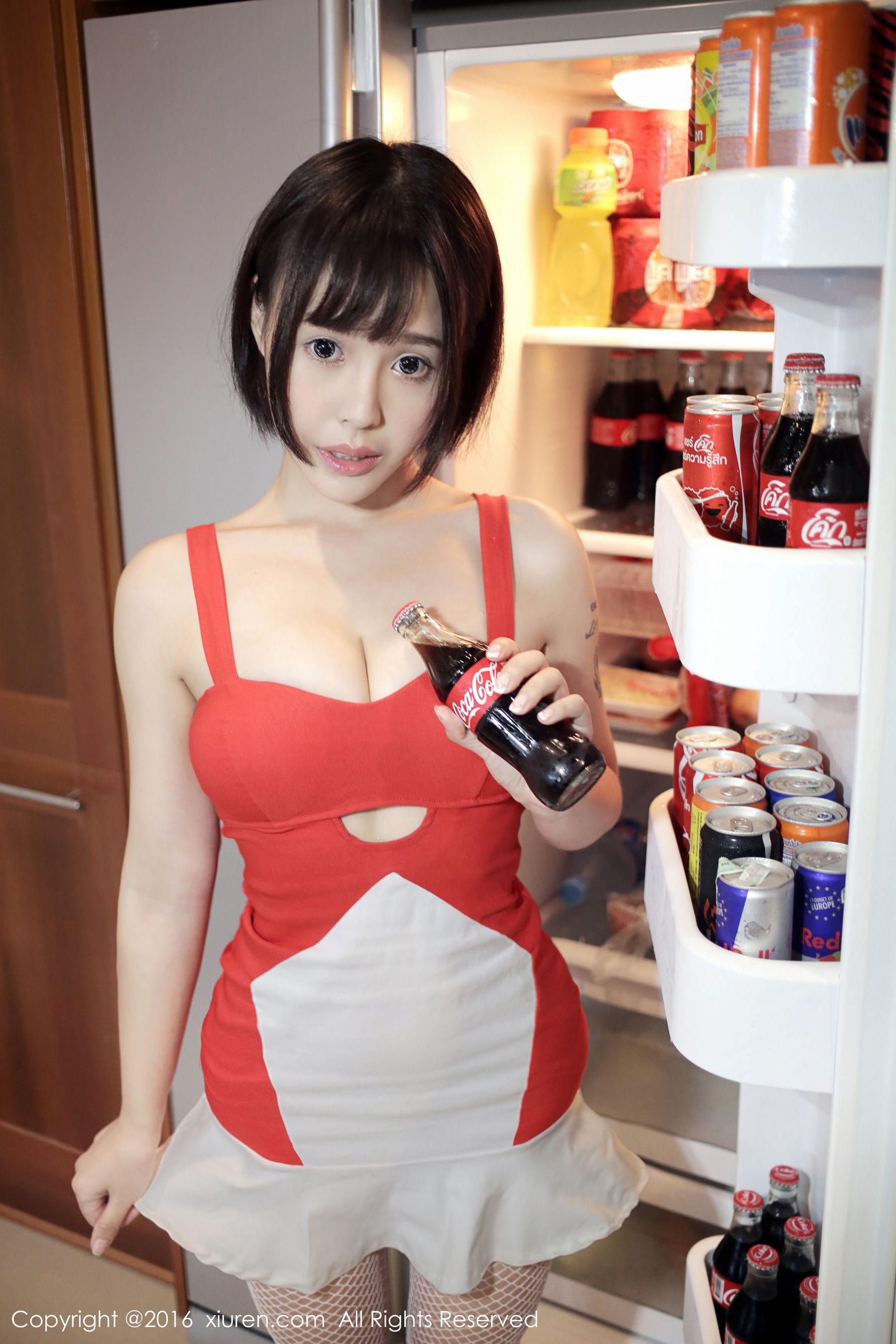 Evelyn艾莉《小红裙》 秀人网 No.665
