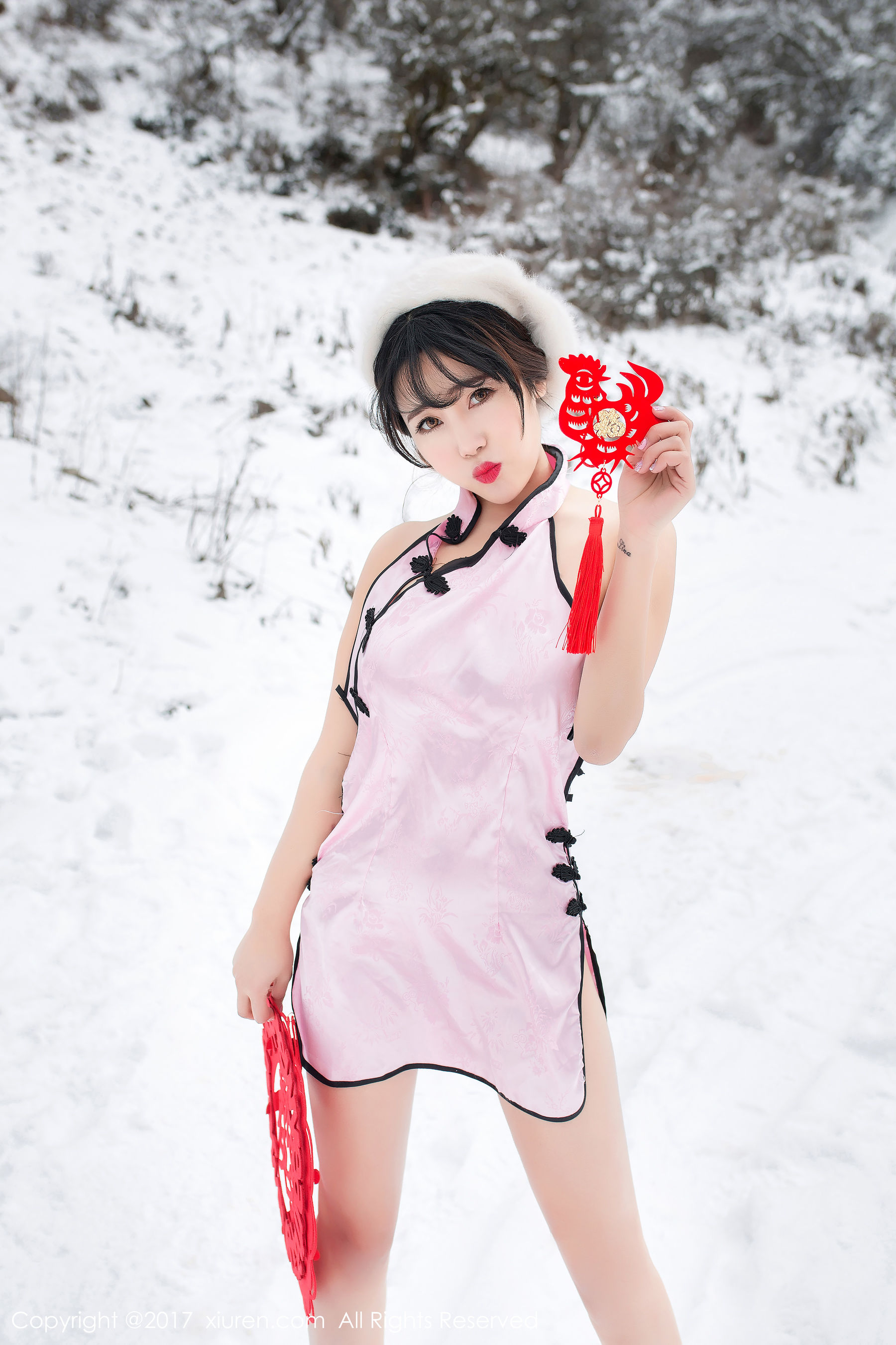 兜豆靓Youlina《新年贺岁》 秀人网XIUREN No.686