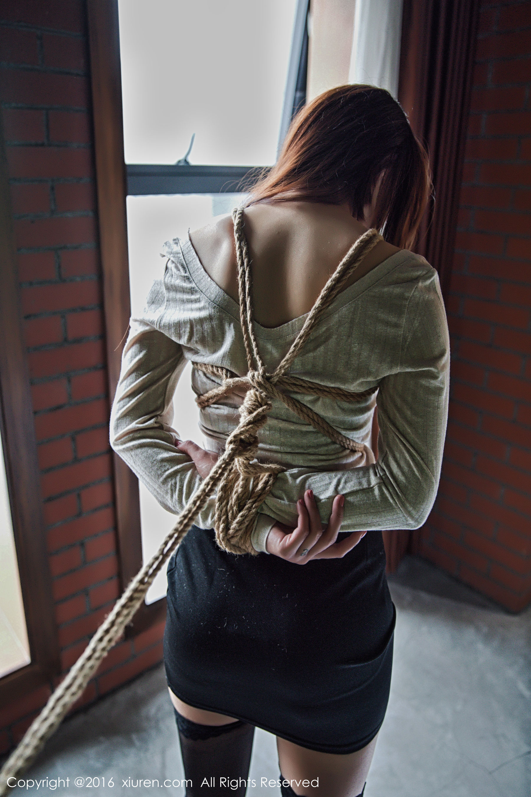 兜豆靓Youlina《黑丝制服束缚》 秀人网XIUREN No.733