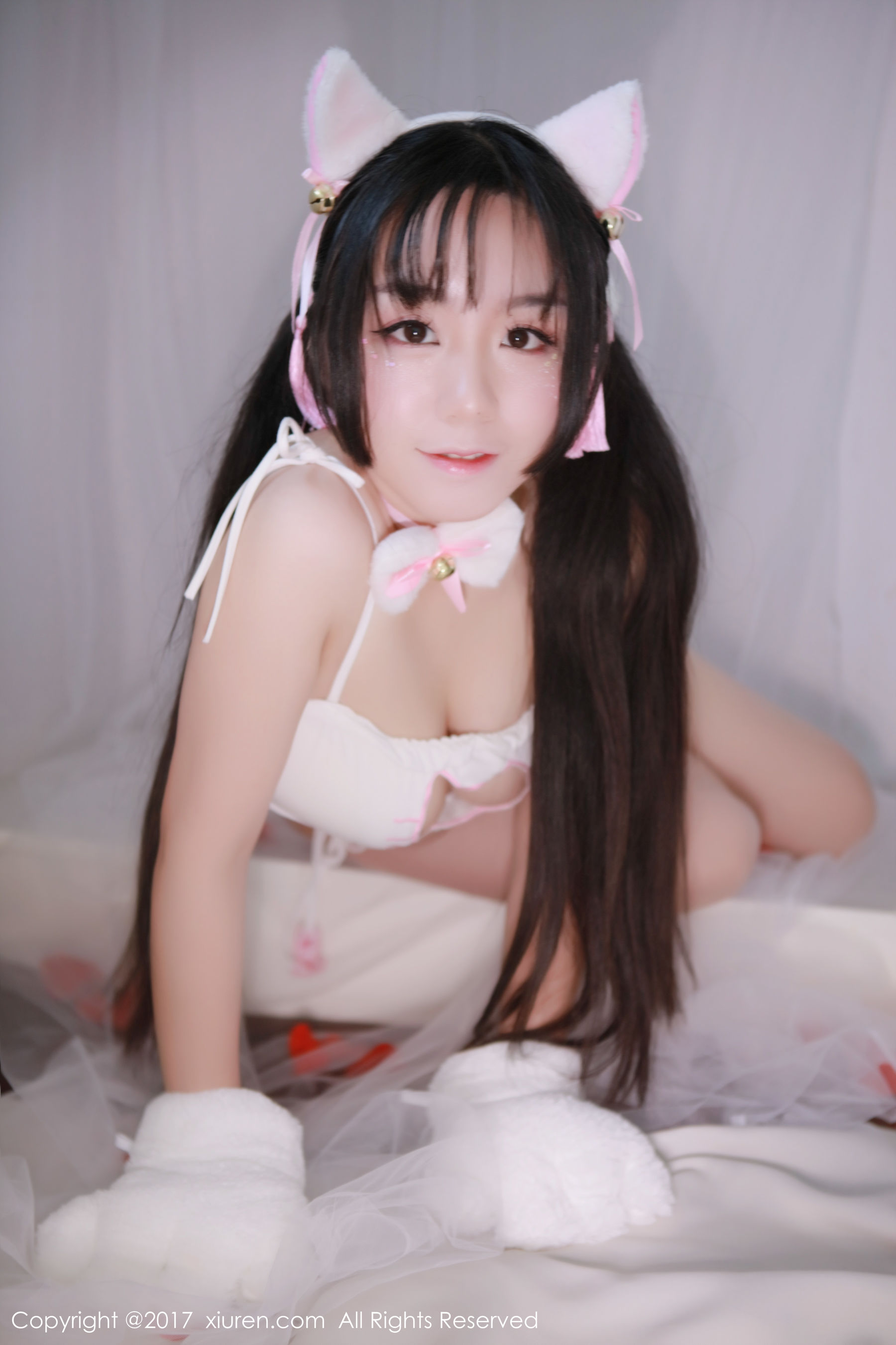 吃白菜的vi菜菜《长着猫耳朵及尾巴的清纯可爱少女》 秀人网XIUREN No.753