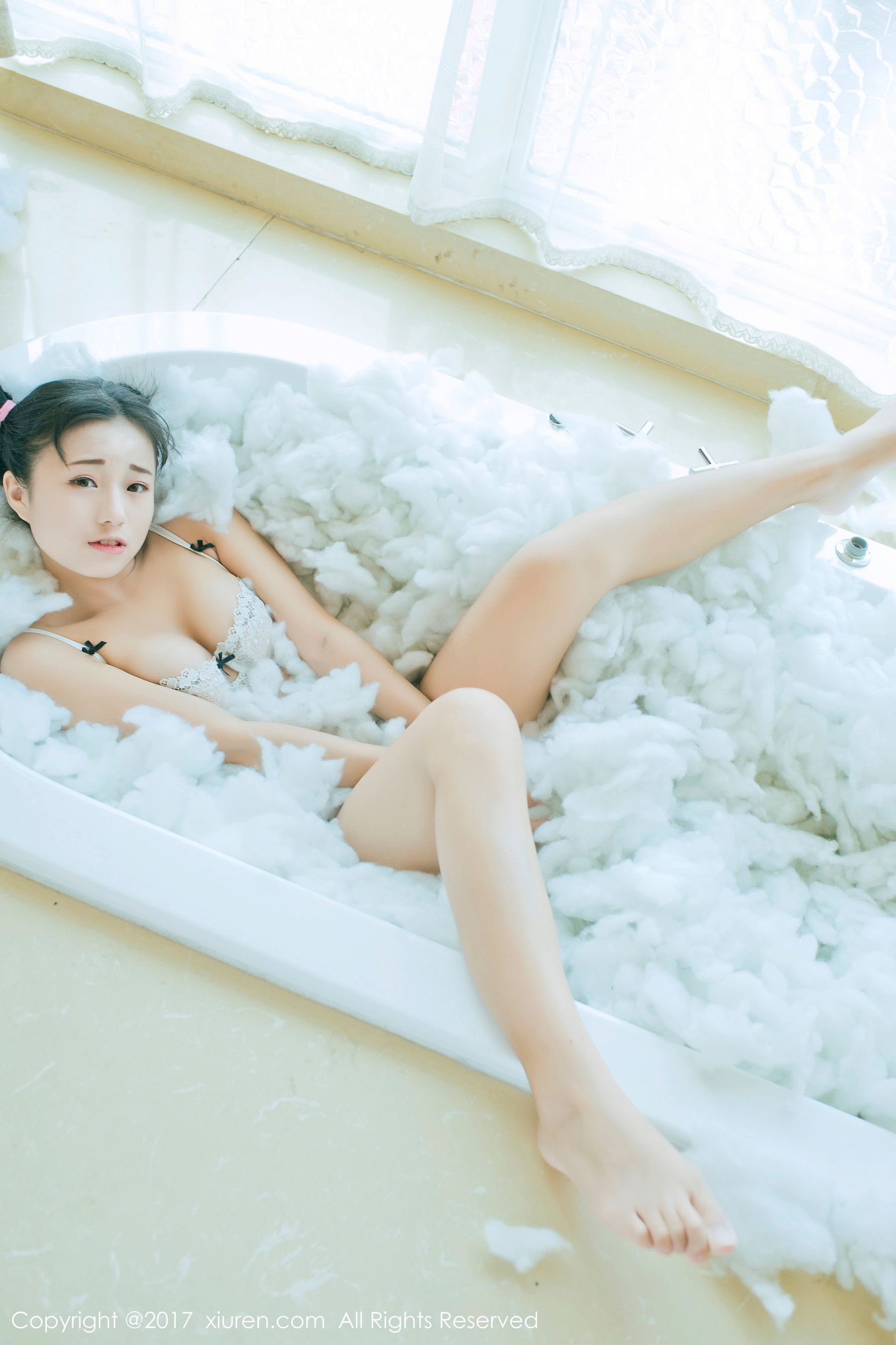 仓井优香《白色蕾丝吊带系列+连体日系高中体操服》 XiuRen 秀人网 NO.805