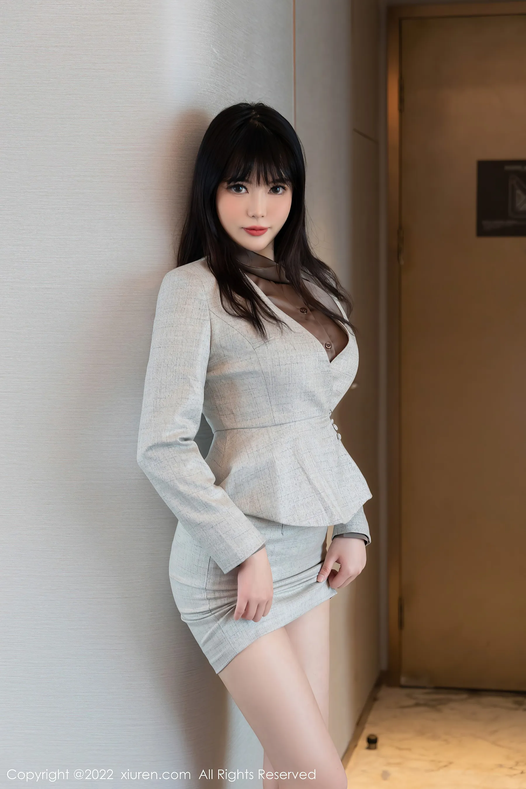 秀人网 No.4689 Arude薇薇 丝袜美腿短裙写真