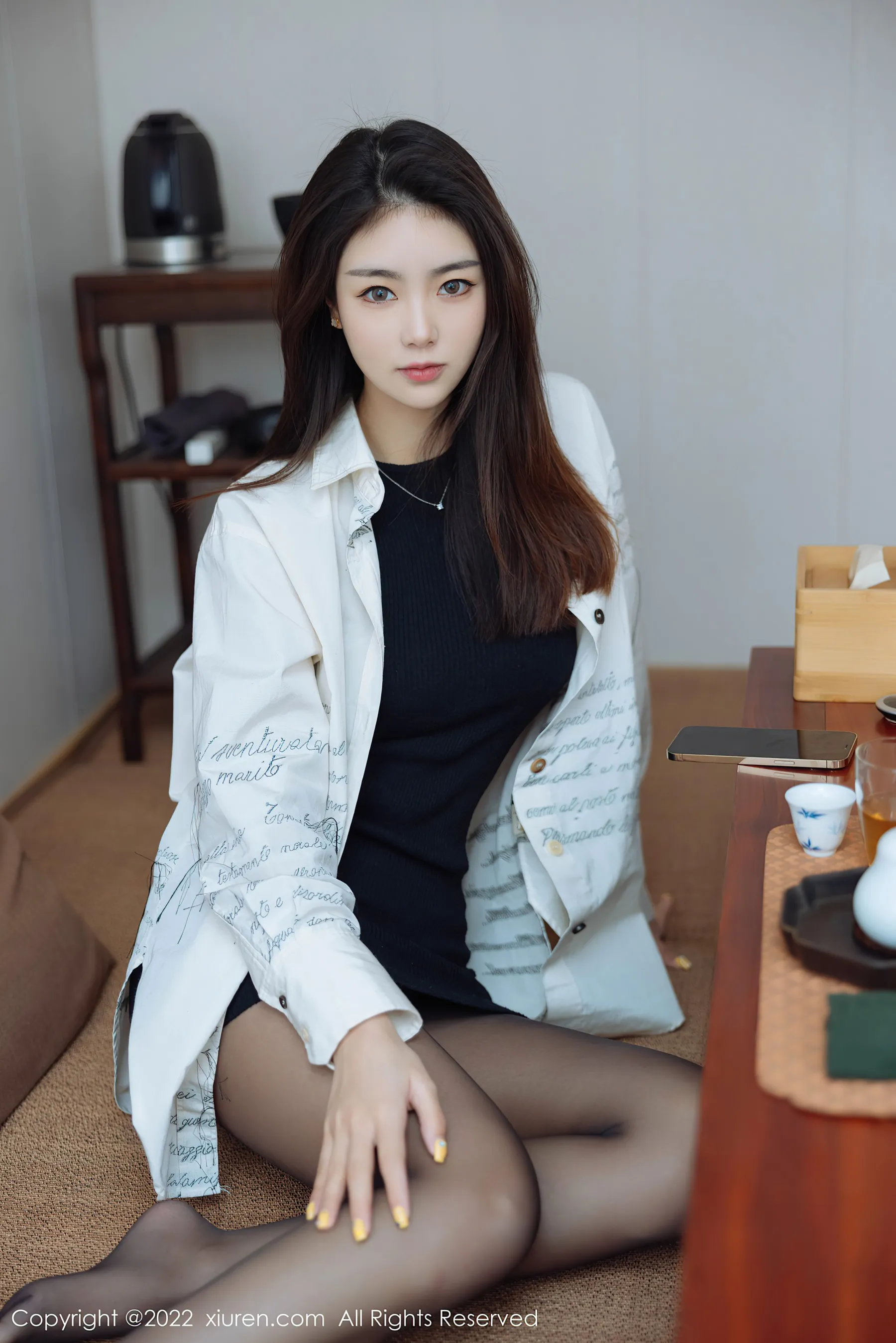 秀人网 No.4832 可樂Vicky 黑丝美腿