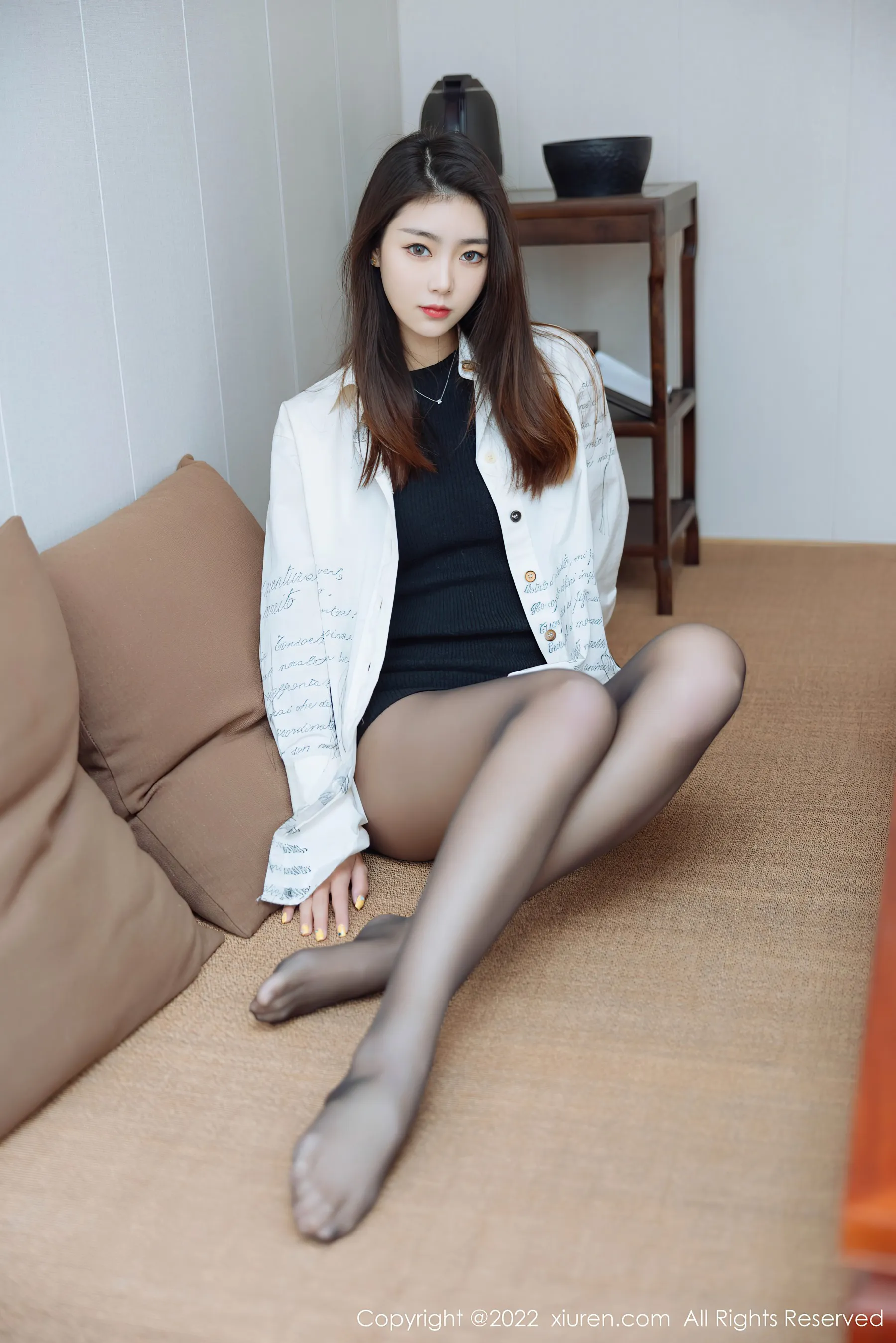 秀人网 No.4832 可樂Vicky 黑丝美腿