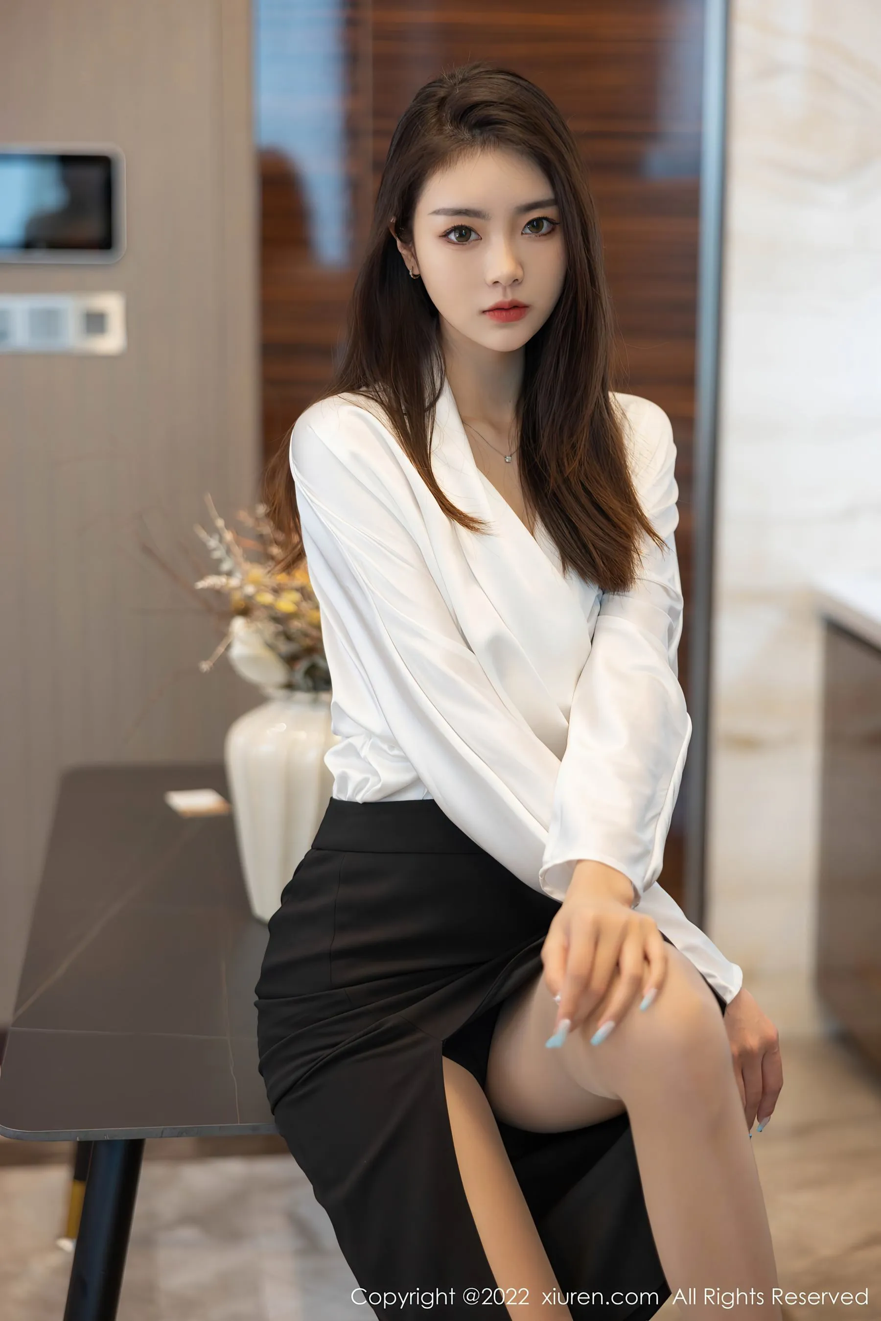 秀人网 No.4869 可樂Vicky 长发美女丝袜美腿写真