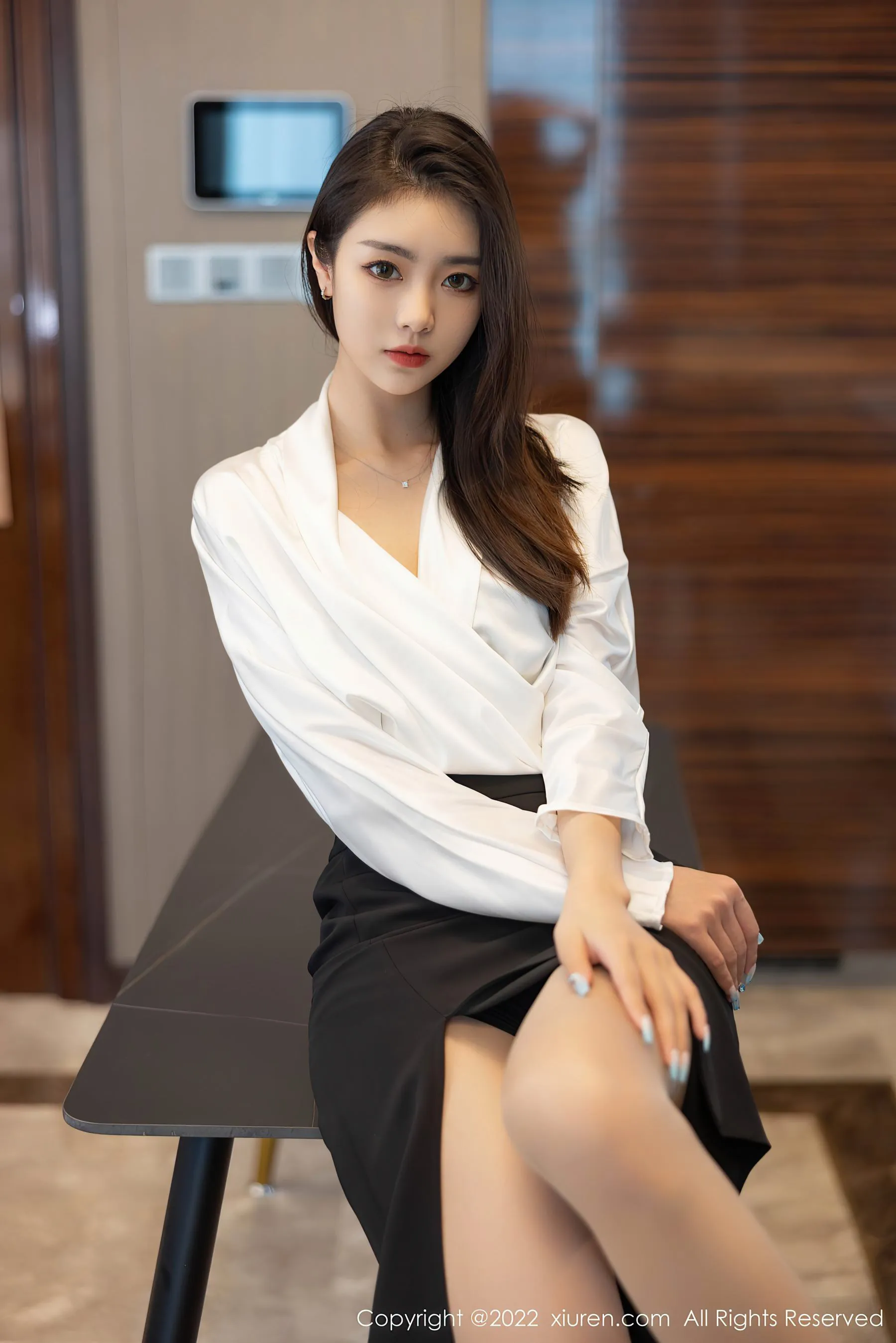 秀人网 No.4869 可樂Vicky 长发美女丝袜美腿写真