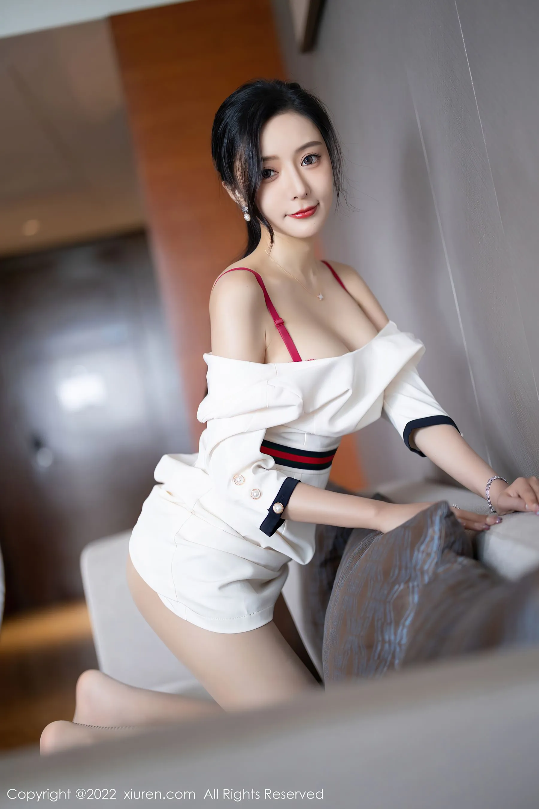 秀人网 No.4963 王馨瑶yanni 制服丝袜