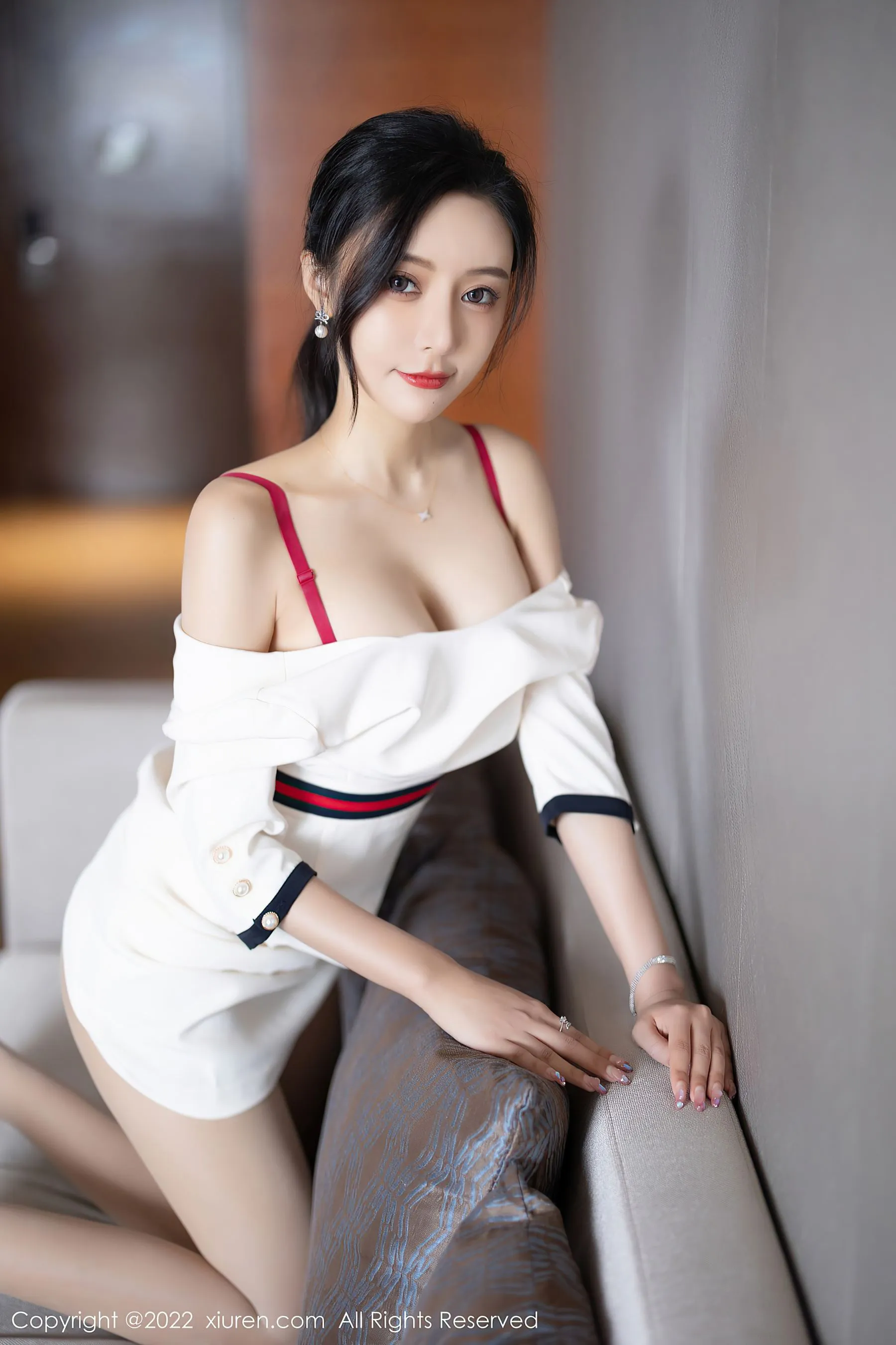 秀人网 No.4963 王馨瑶yanni 制服丝袜
