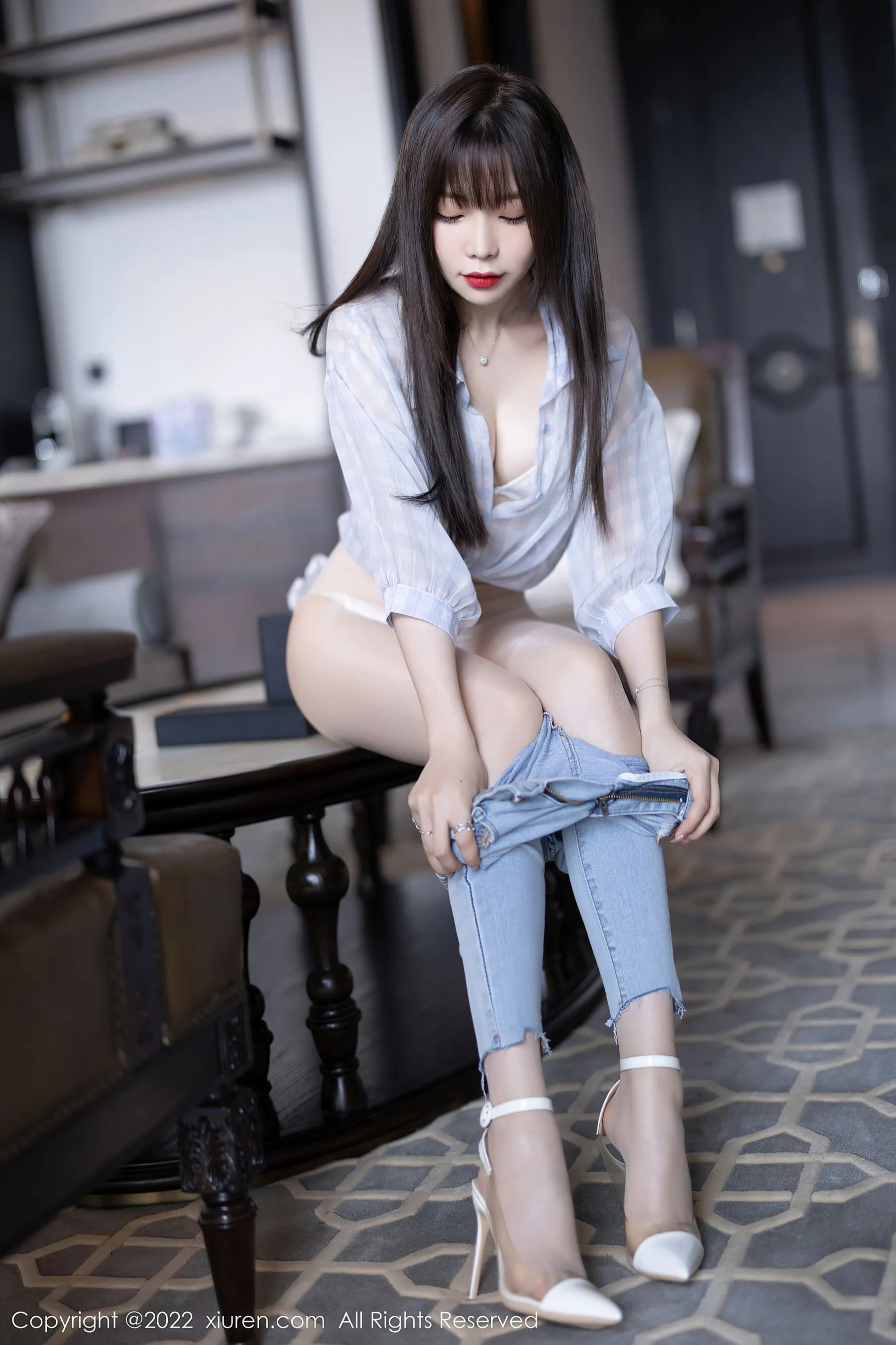 秀人网 No.4976 芝芝Booty 牛仔裤美臀