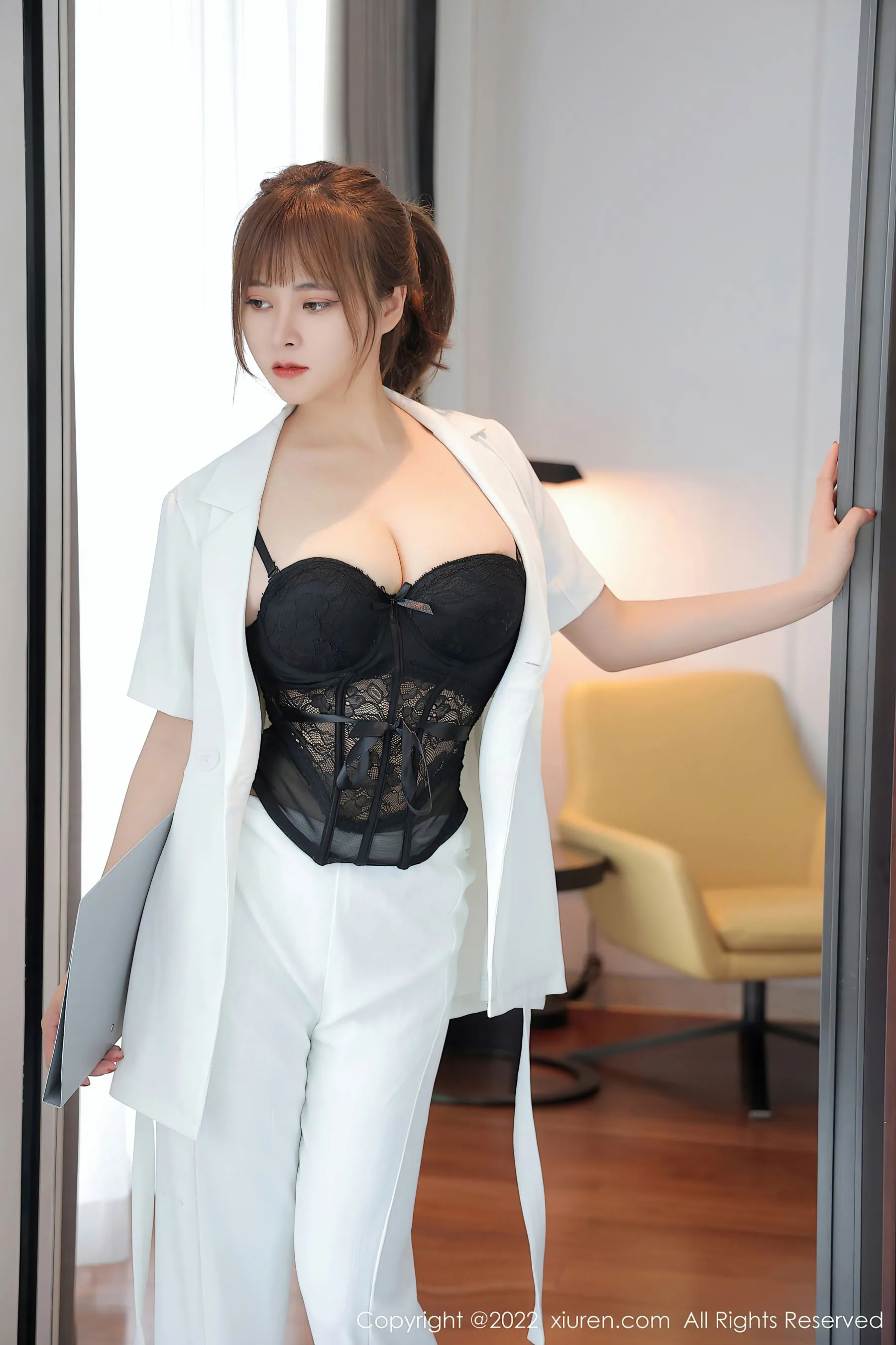 秀人网 No.5019 奈沐子 Ol装扮美腿