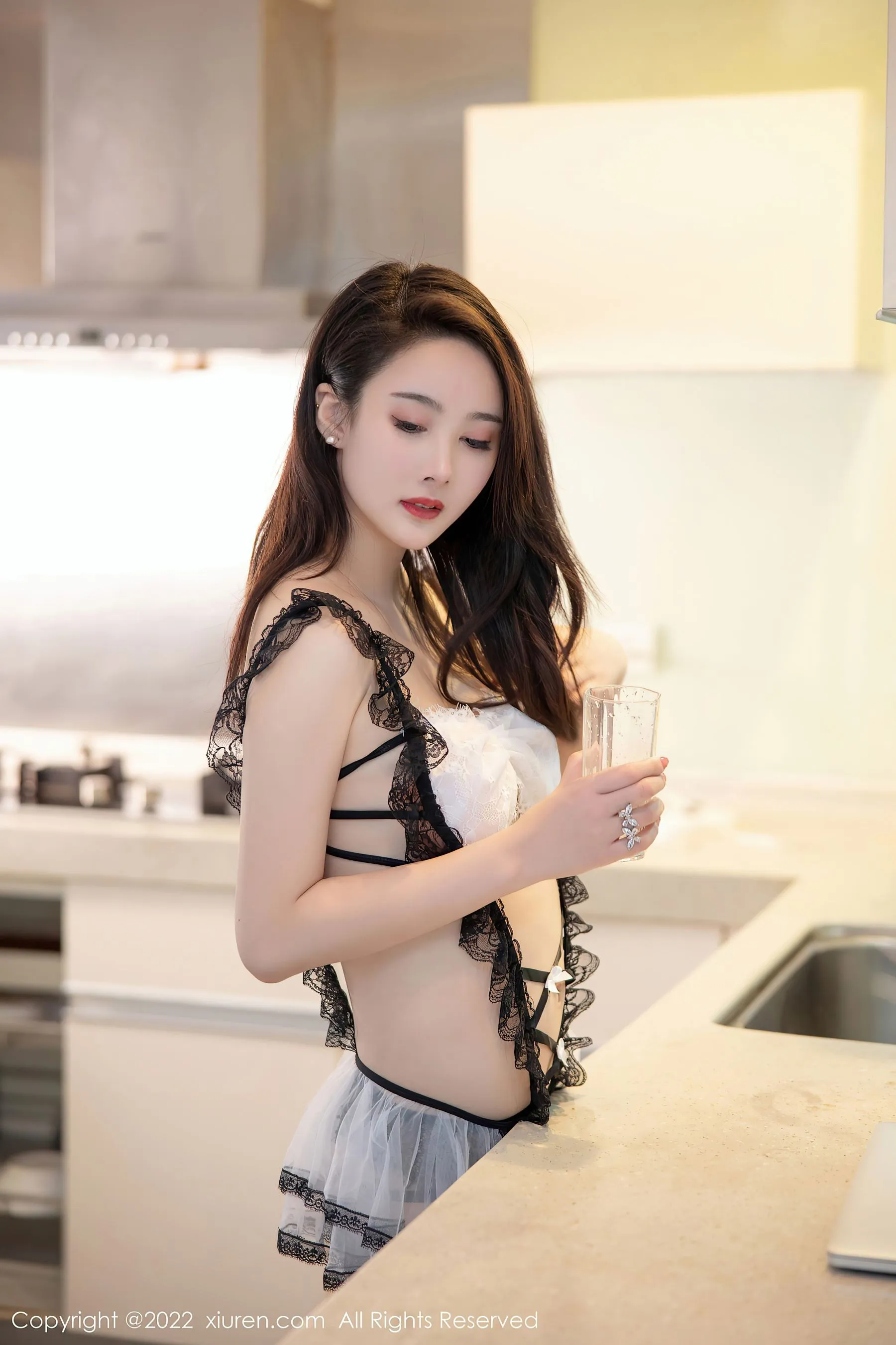 秀人网 No.5197 summer宝宝 黑丝美腿