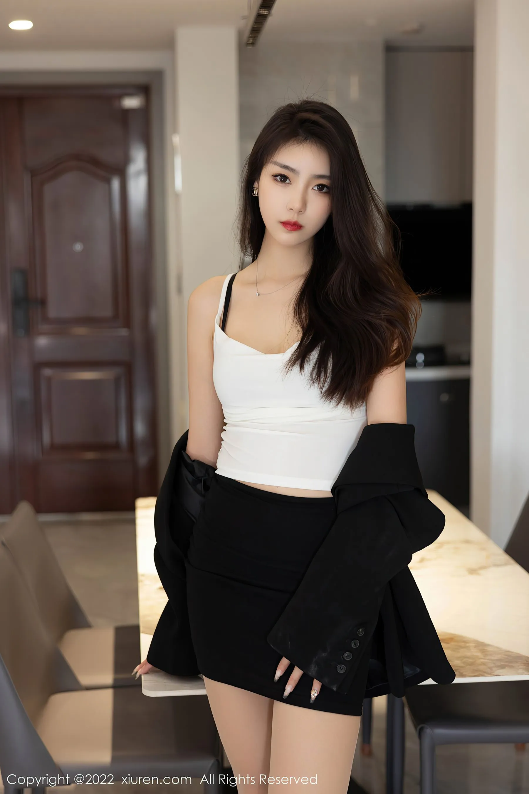 秀人网 No.5530 可樂Vicky 短裙美腿