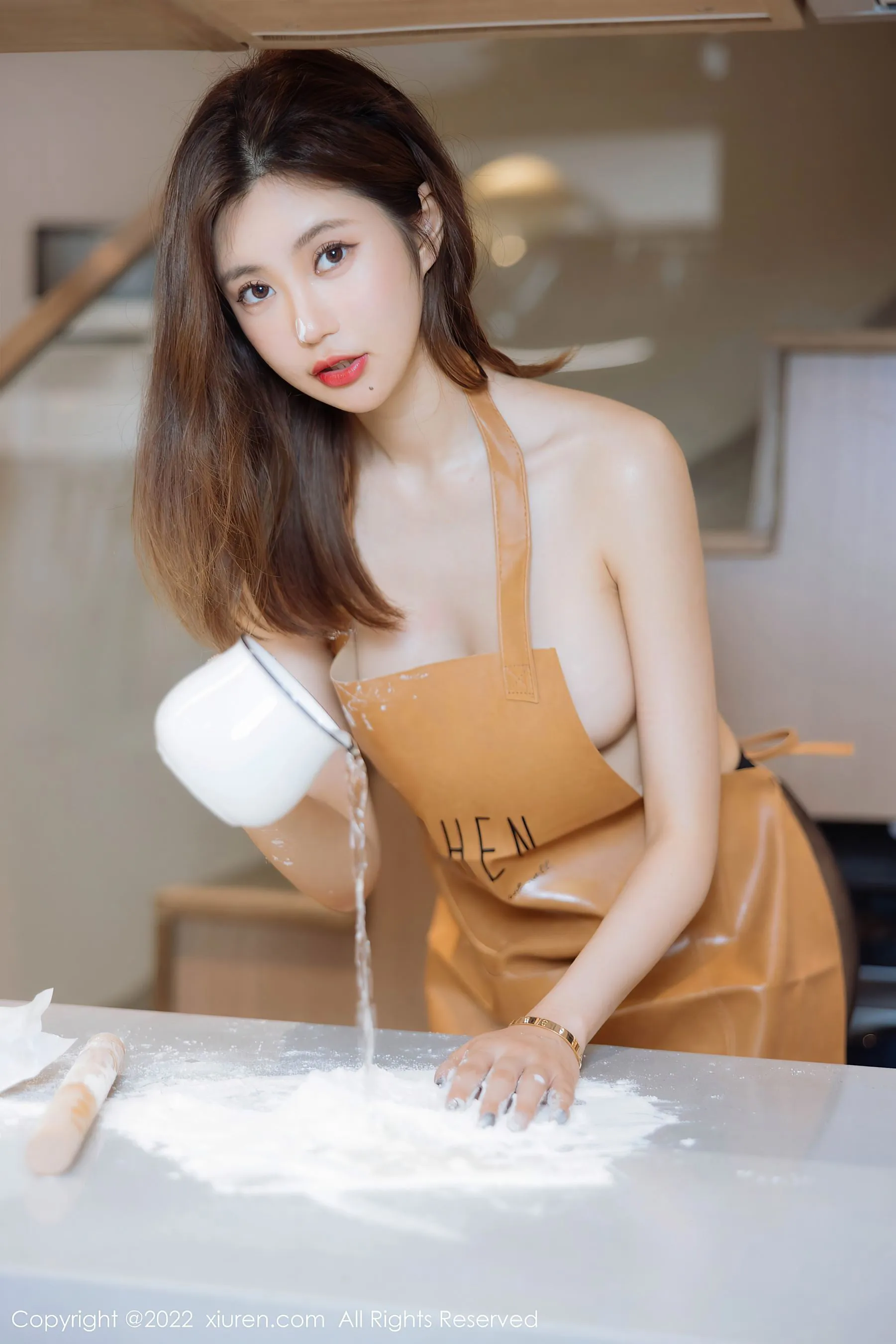 秀人网 No.5634 绮里嘉ula 厨娘美腿