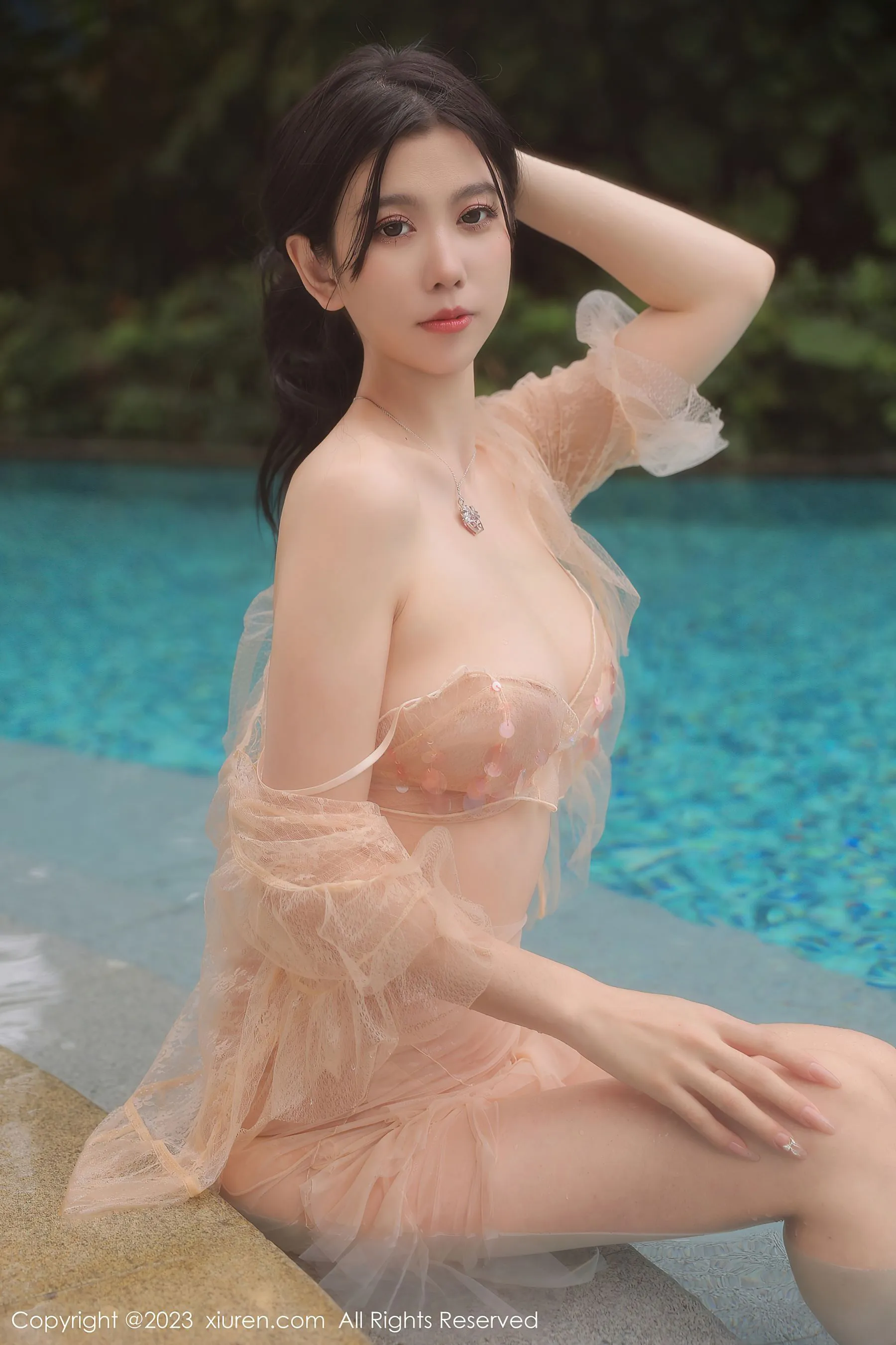 秀人网 No.6370 李雅柔182CM 泳池美腿