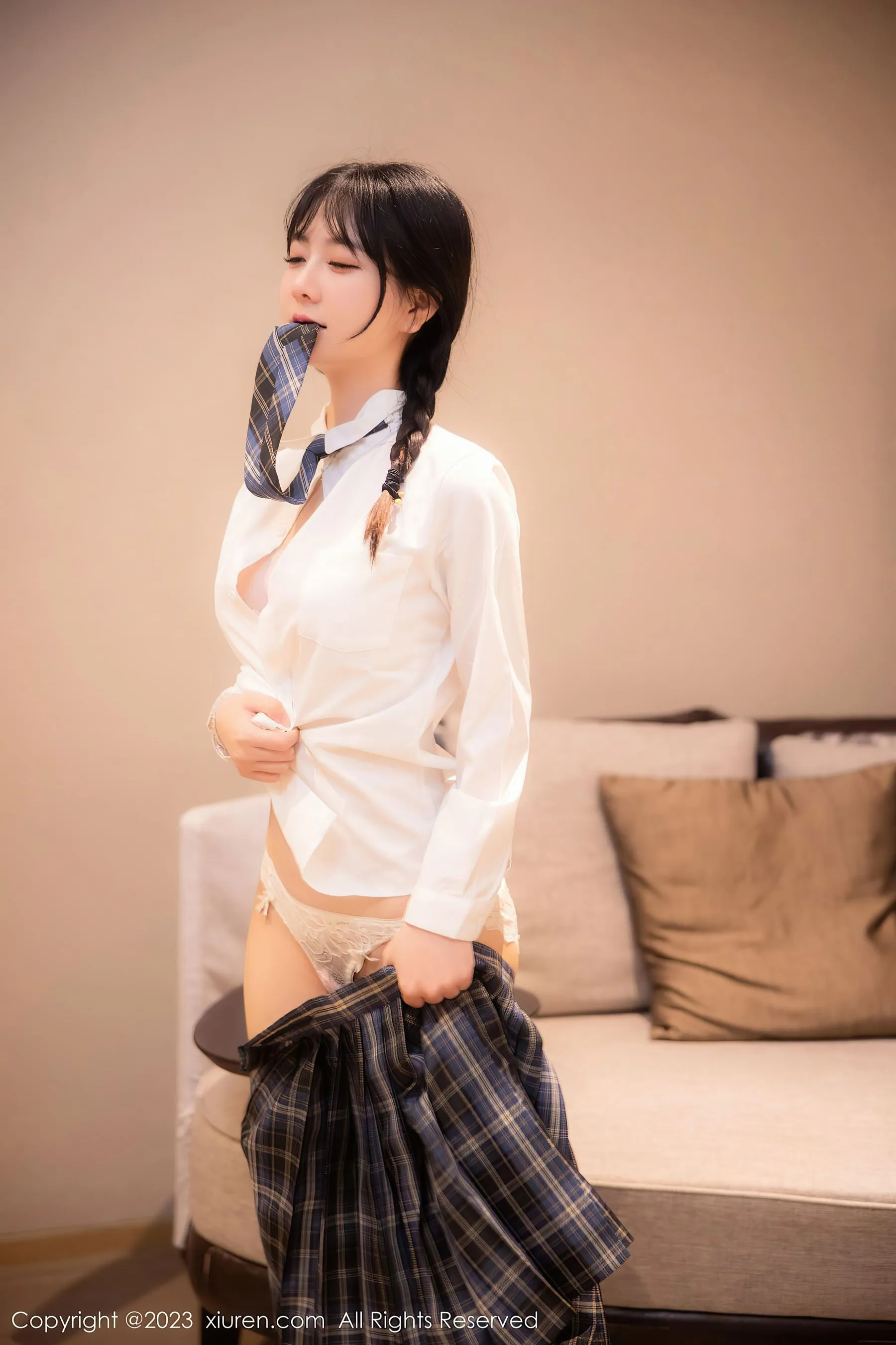 秀人网 No.6662 幼幼 制服美腿