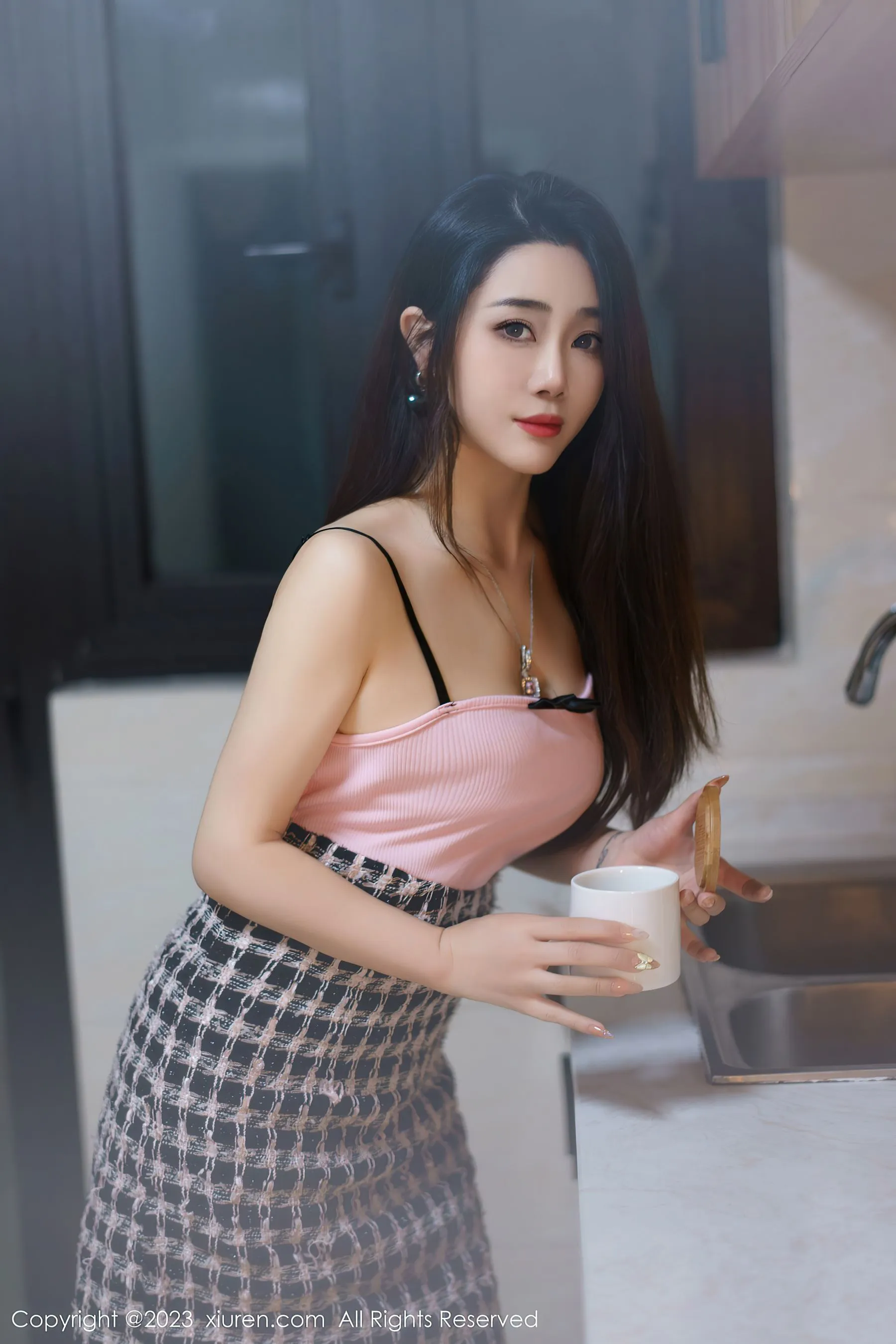 秀人网 No.6799 严利娅Yuliya 丰腴美臀