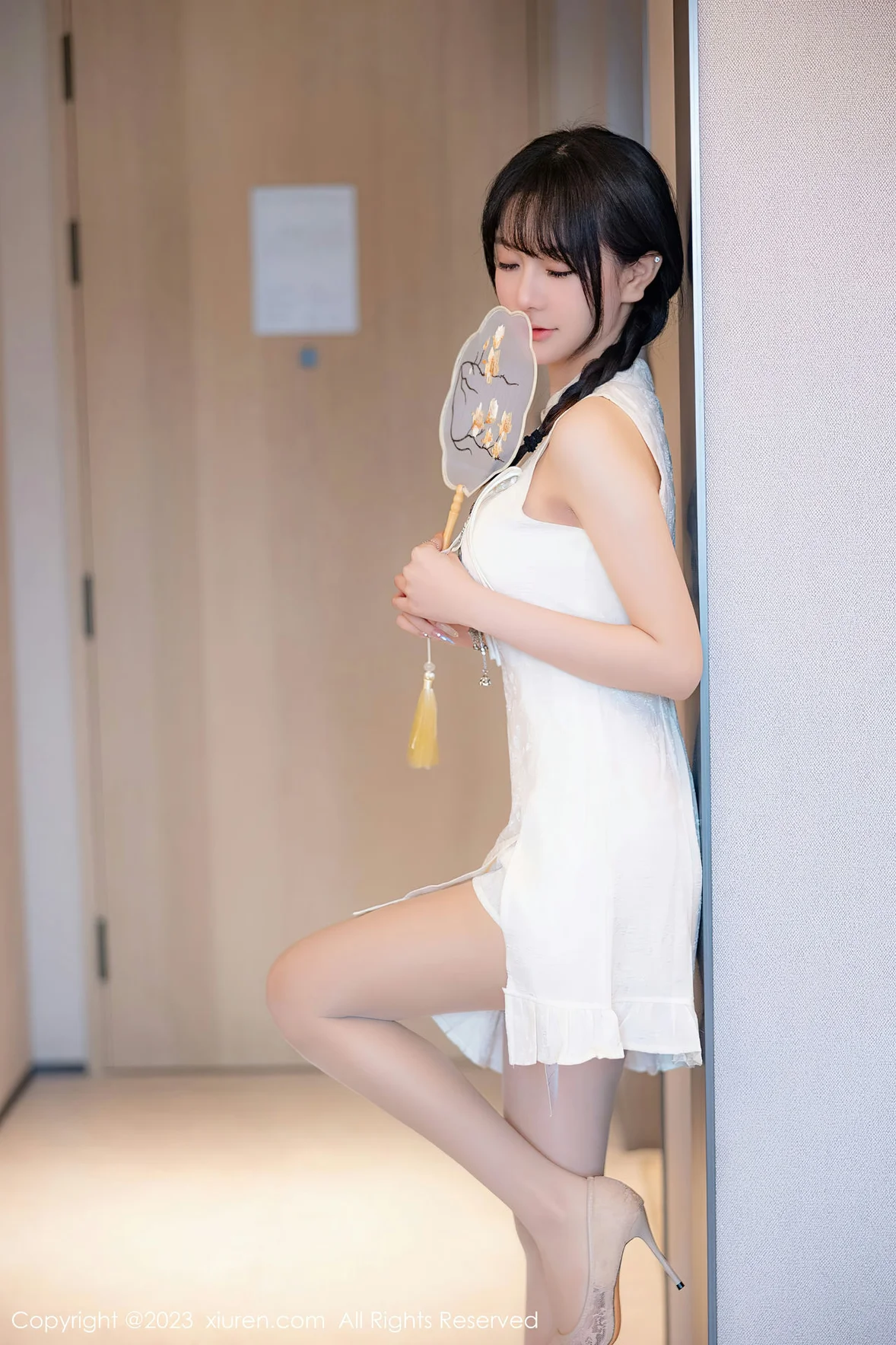 XiuRen 秀人 No.6813 幼幼 白色旗袍性感写真 [81P]