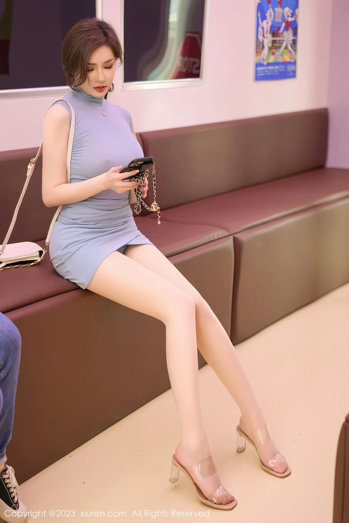 XiuRen 秀人 No.6888 Carol周妍希 地铁场景拍摄性感写真 [72P]