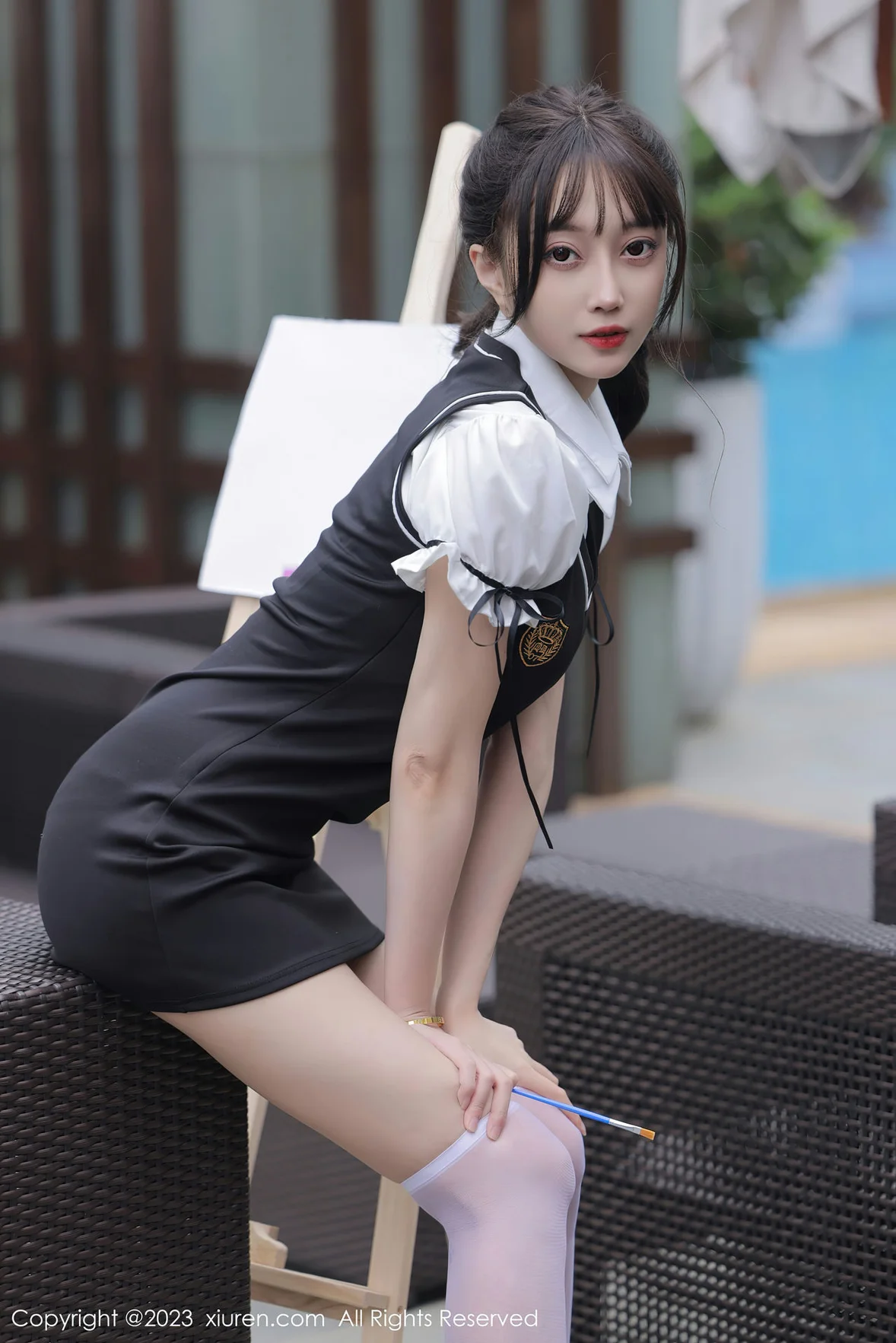 XiuRen 秀人 No.6889 玥儿玥er 黑色背带裙广州旅拍 [73P]