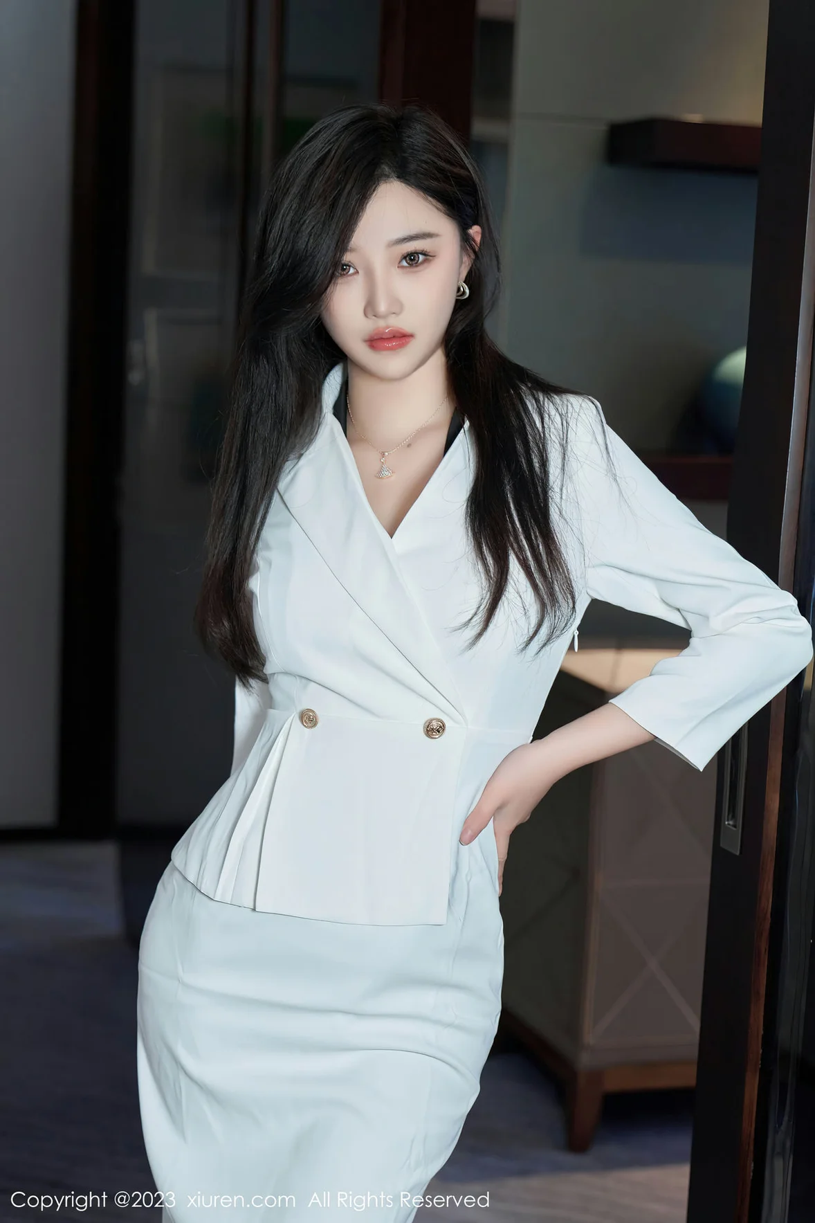 XiuRen 秀人 No.6900 妙可可Cheese 魅惑黑丝性感写真 [81P]