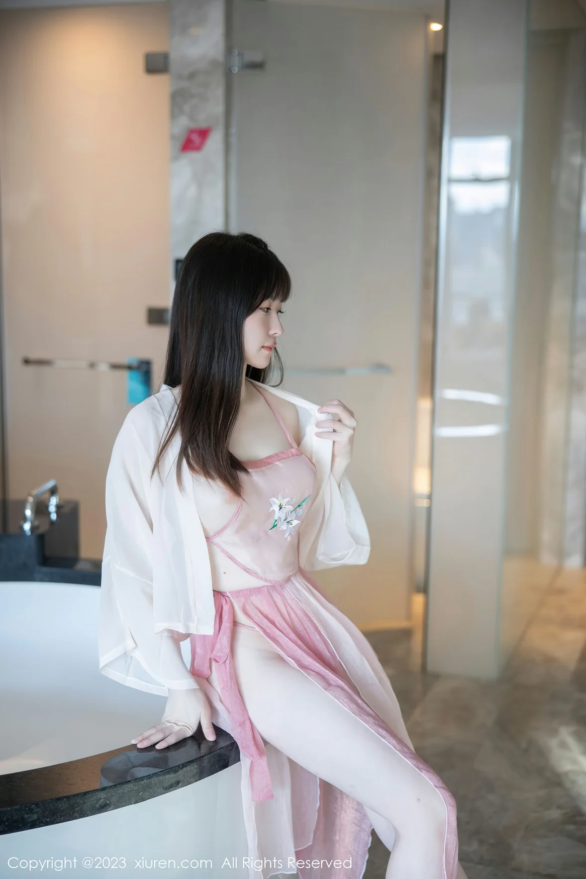 XiuRen 秀人 No.6926 林悠悠 首套写真粉色古装 [78P]