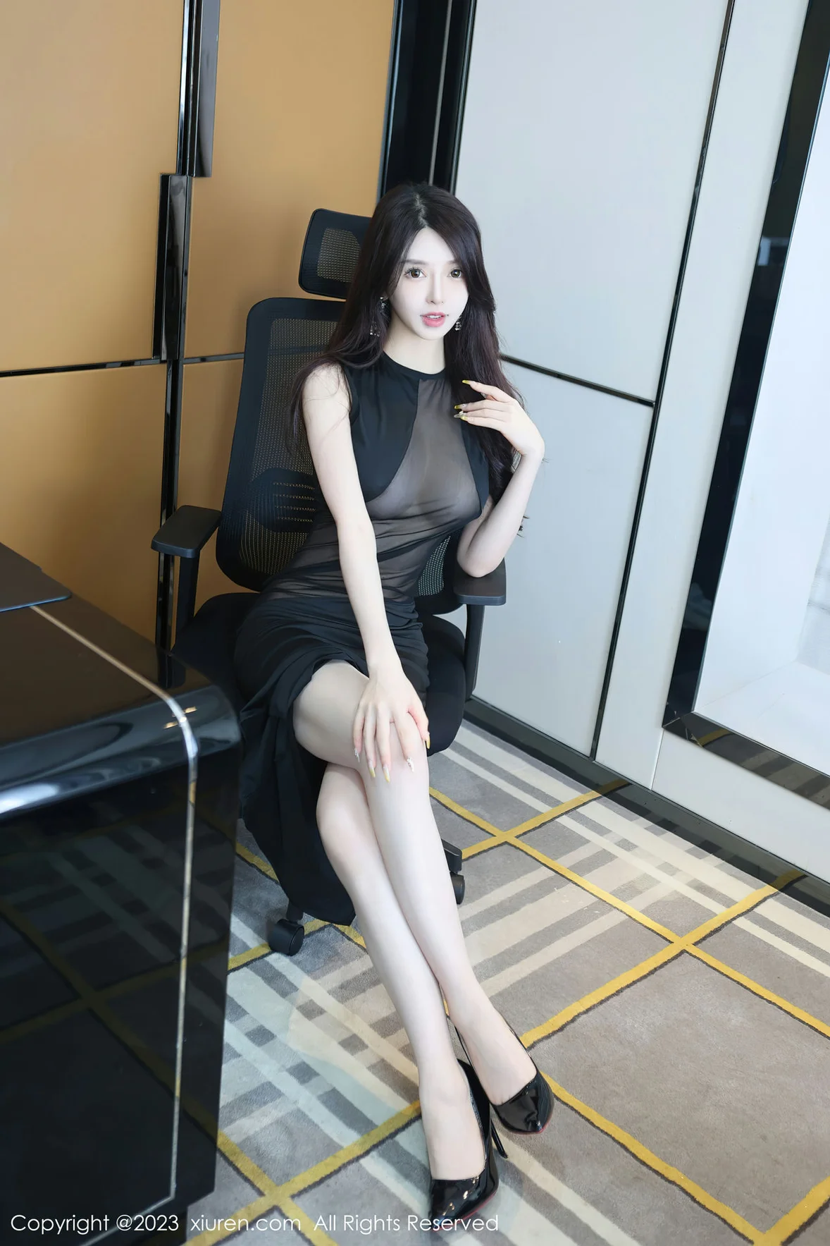 XiuRen 秀人 No.6937 玉兔miki 黑色薄纱连衣短裙性感写真 [82P]