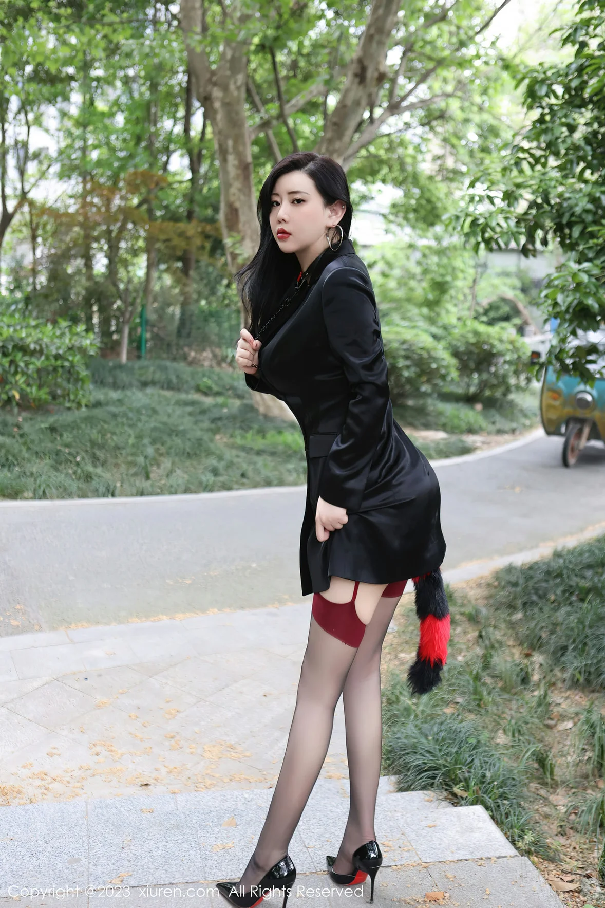 XiuRen 秀人 No.6950 王婉悠Queen 户外sm性感写真 [84P]