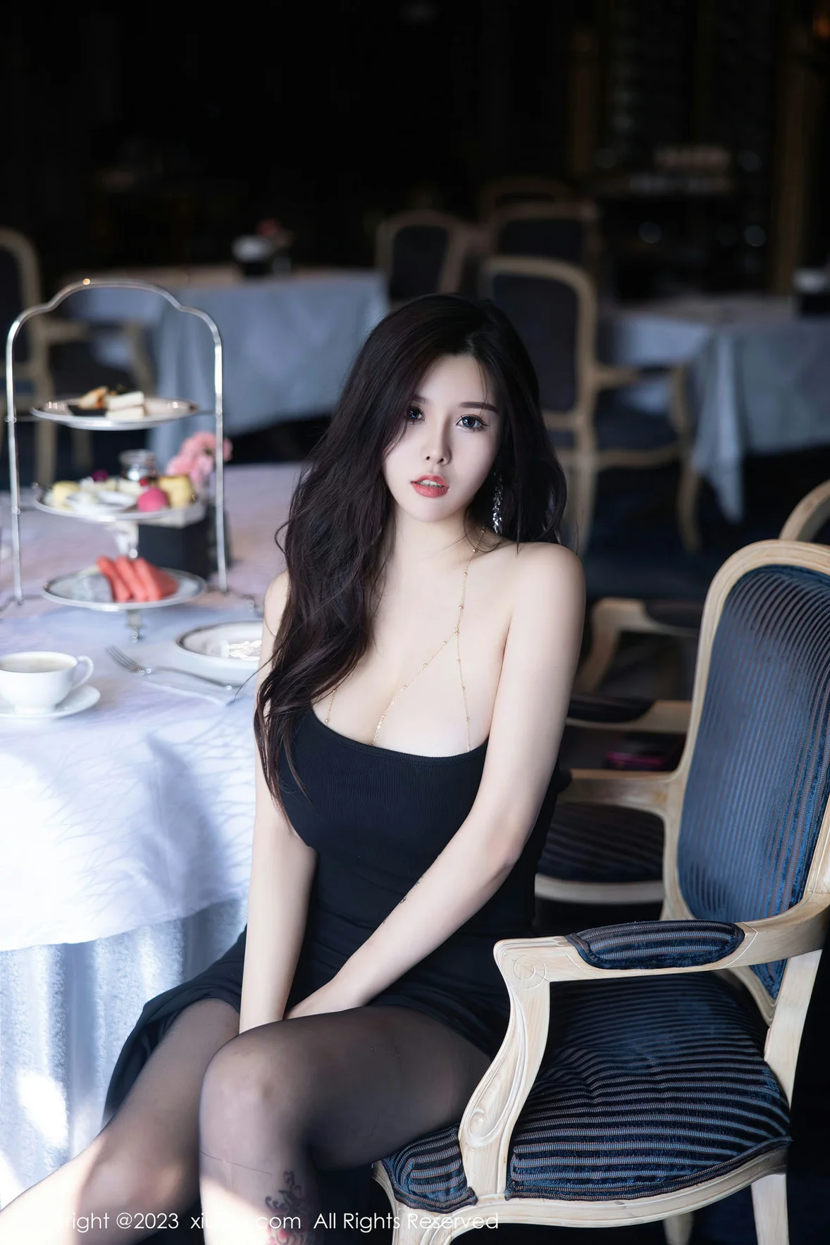 XiuRen 秀人 No.6973 周思乔Betty巨乳黑色露肩短裙性感私房 [81P]